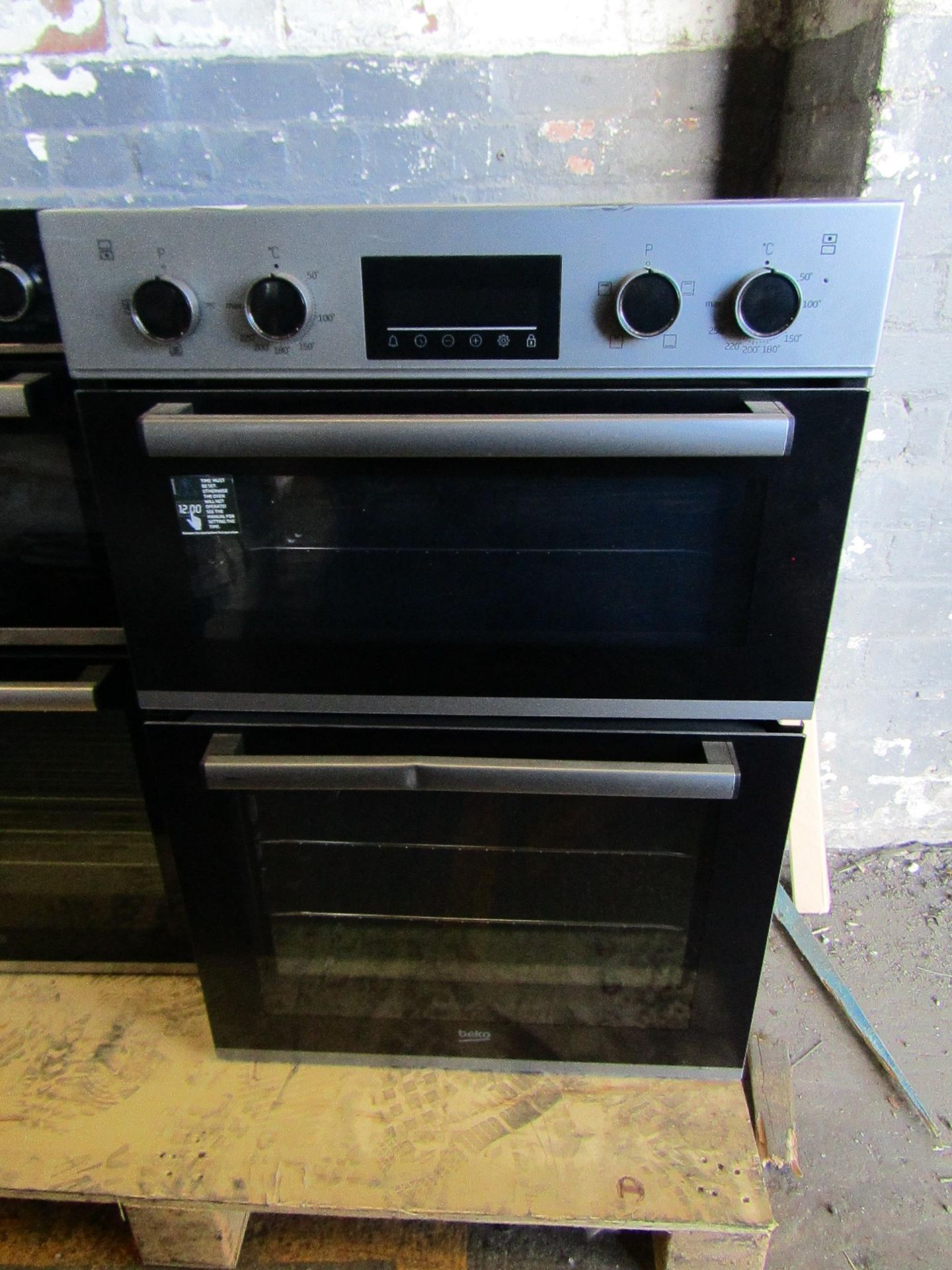 BEKO Pro Recycled Net Electric Double Oven Silver BBXDF22300S RRP ??329.00 - The items in this lot - Image 4 of 4