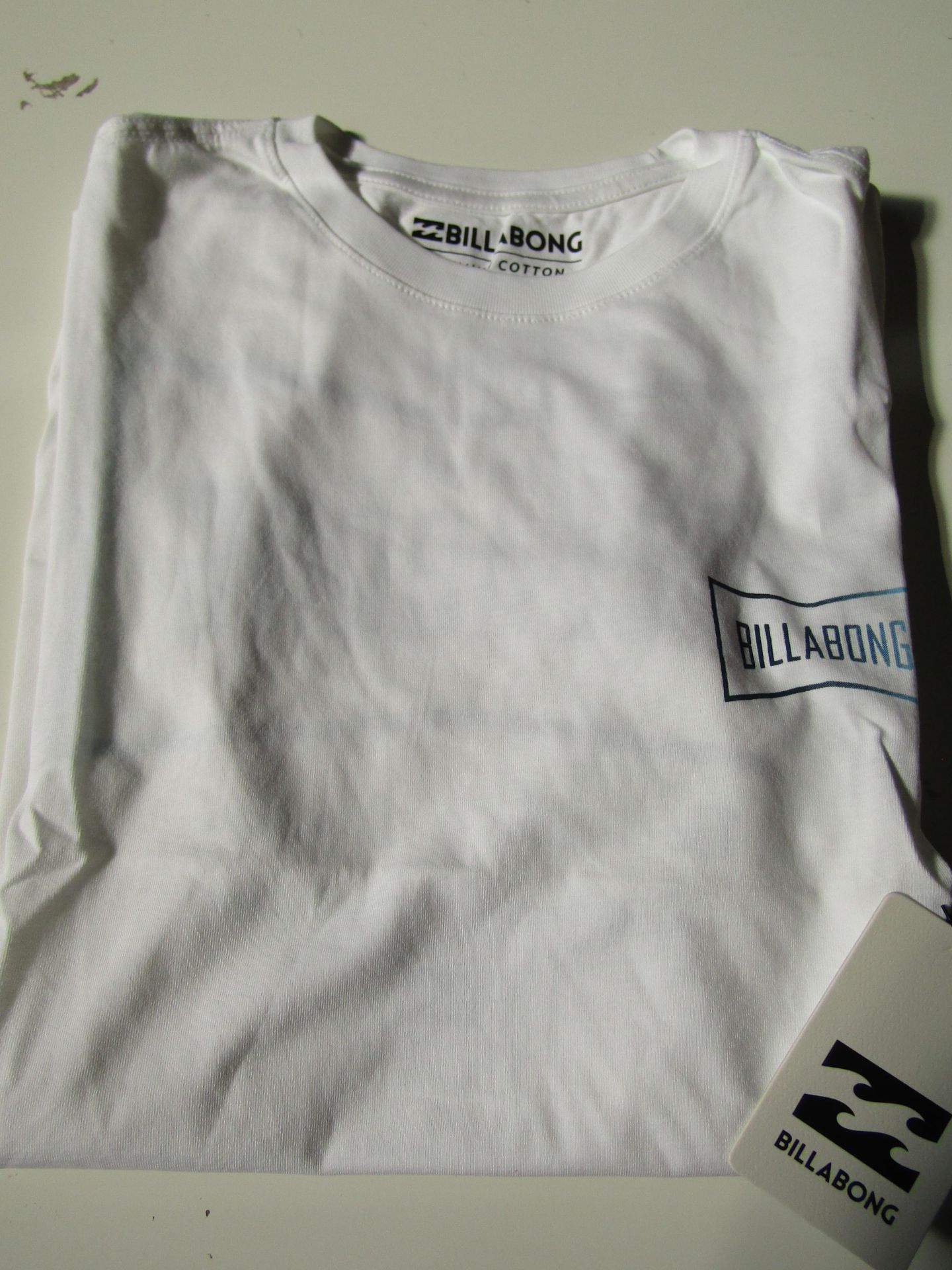 Billabong T/Shirt White Size S New & Packaged