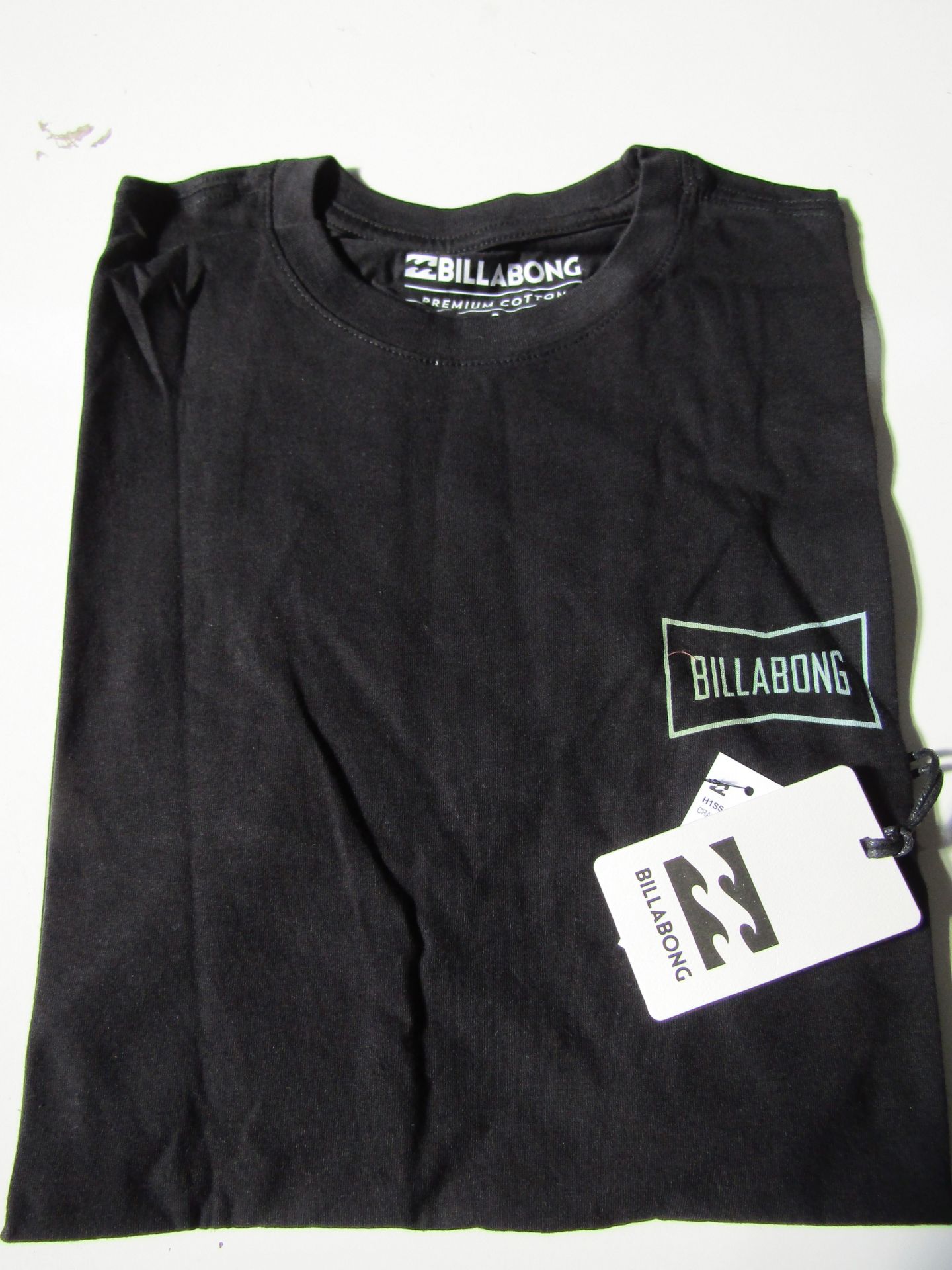 Billabong T/Shirt Black Size M New & Packaged