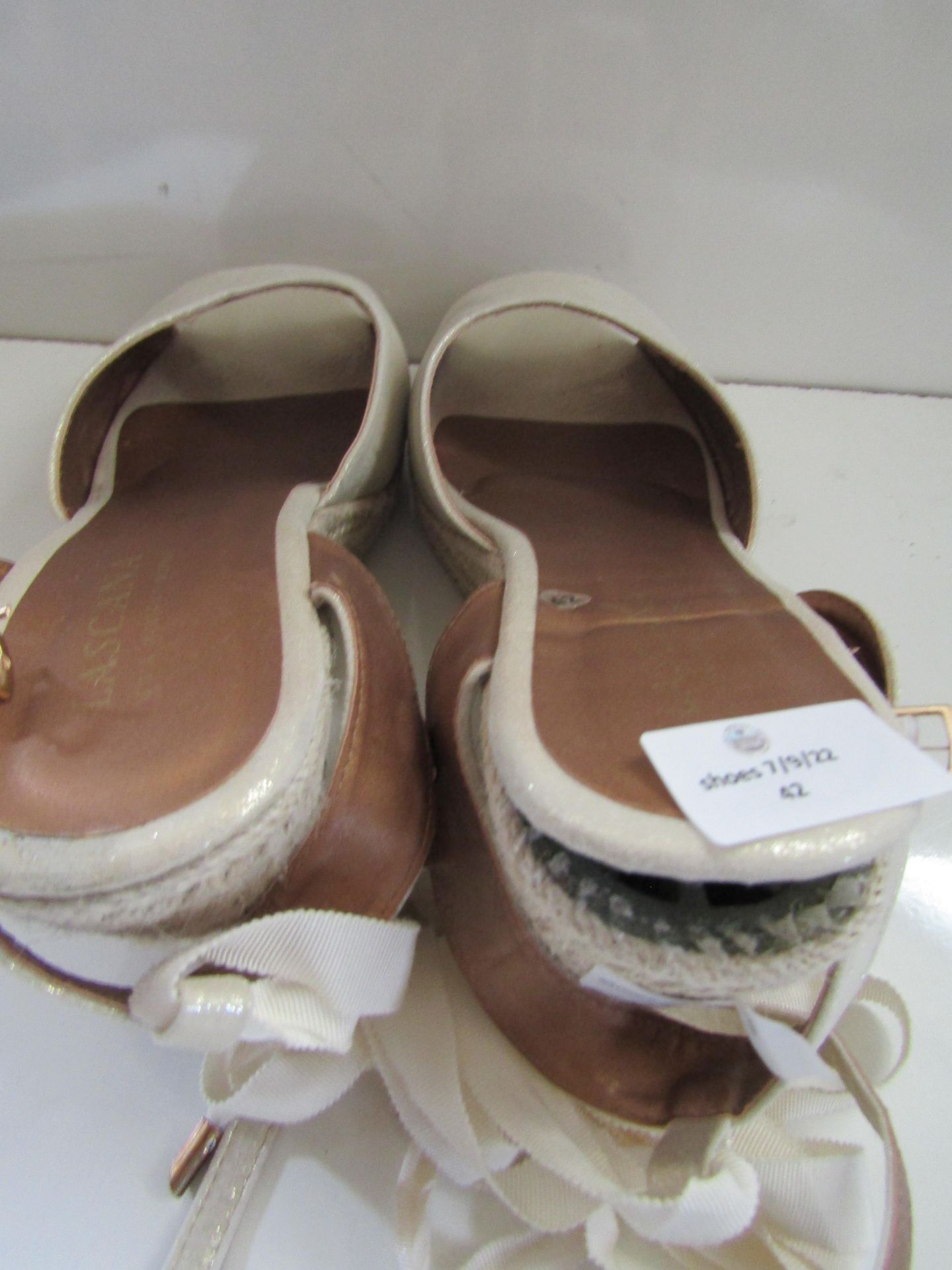 Lascana Wedged Shoe Beige Size 42 ( These Have Been Worn Need a Small Repair To Right Sole ) - Image 3 of 3