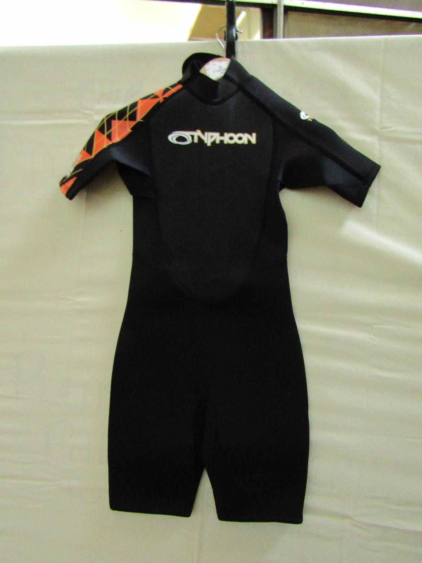 Typhoon Boys storm 3mm shortie wetsuit, new size XL