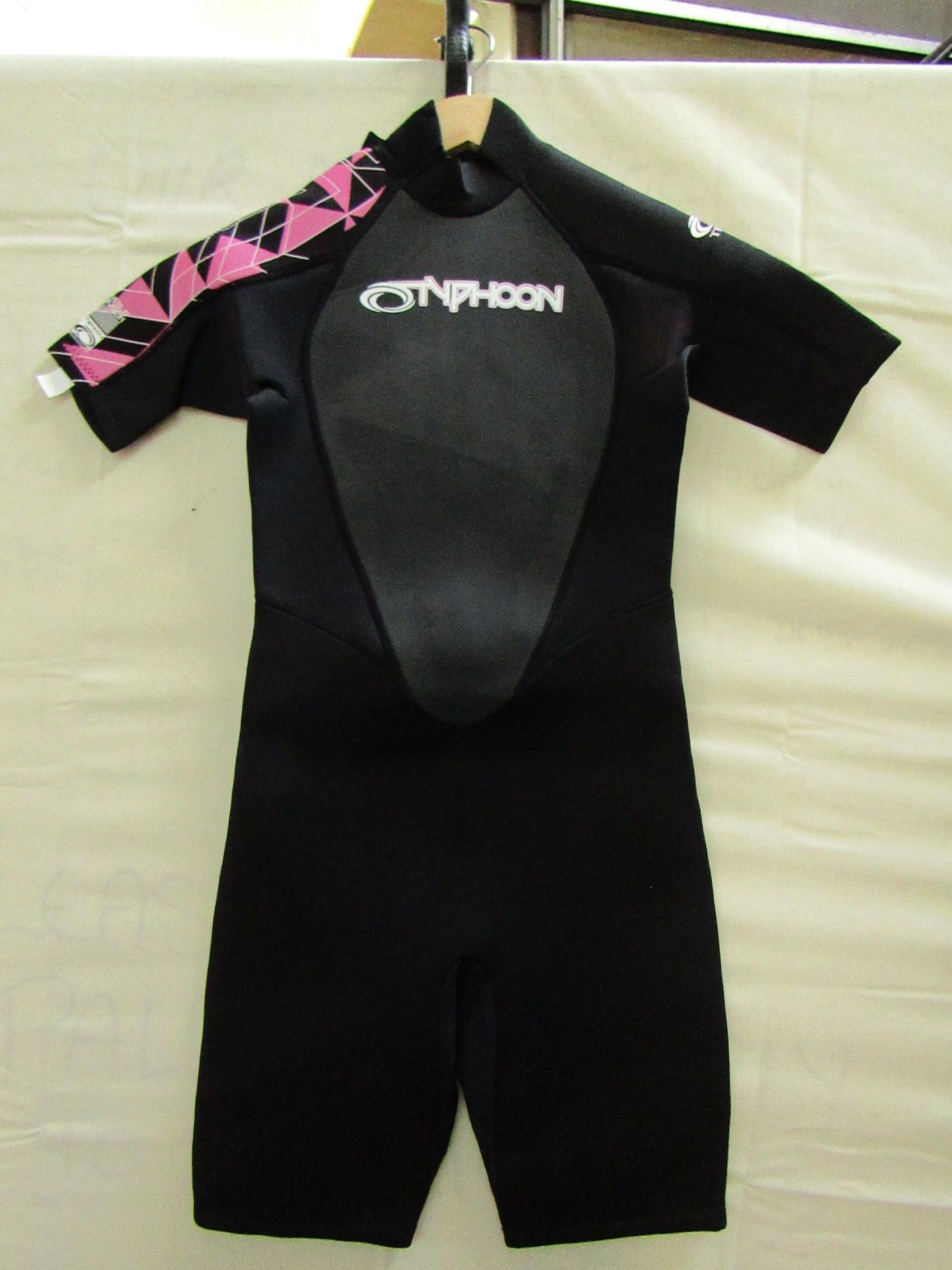 Typhoon Girls storm 3mm shortie wetsuit, new size XXL