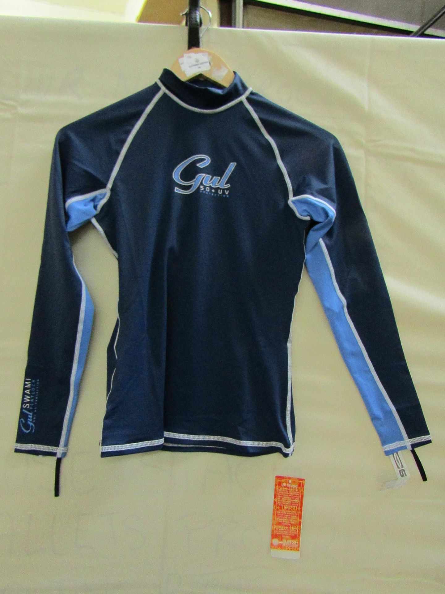 Gul Ladies rash Guard top, size 10, new