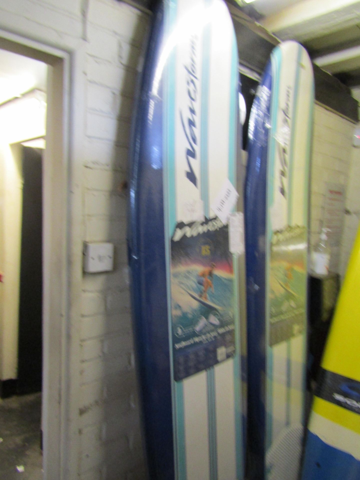 Wavestorm 8ft surf board, looks unused but unchecked for all part