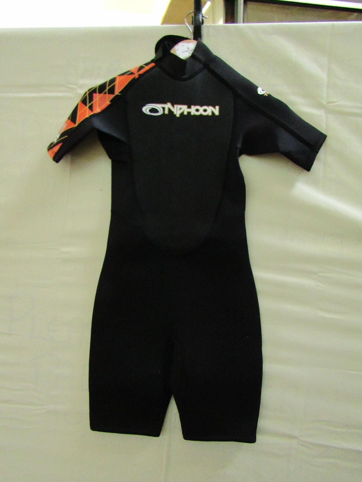 Typhoon Boys storm 3mm shortie wetsuit, new size L