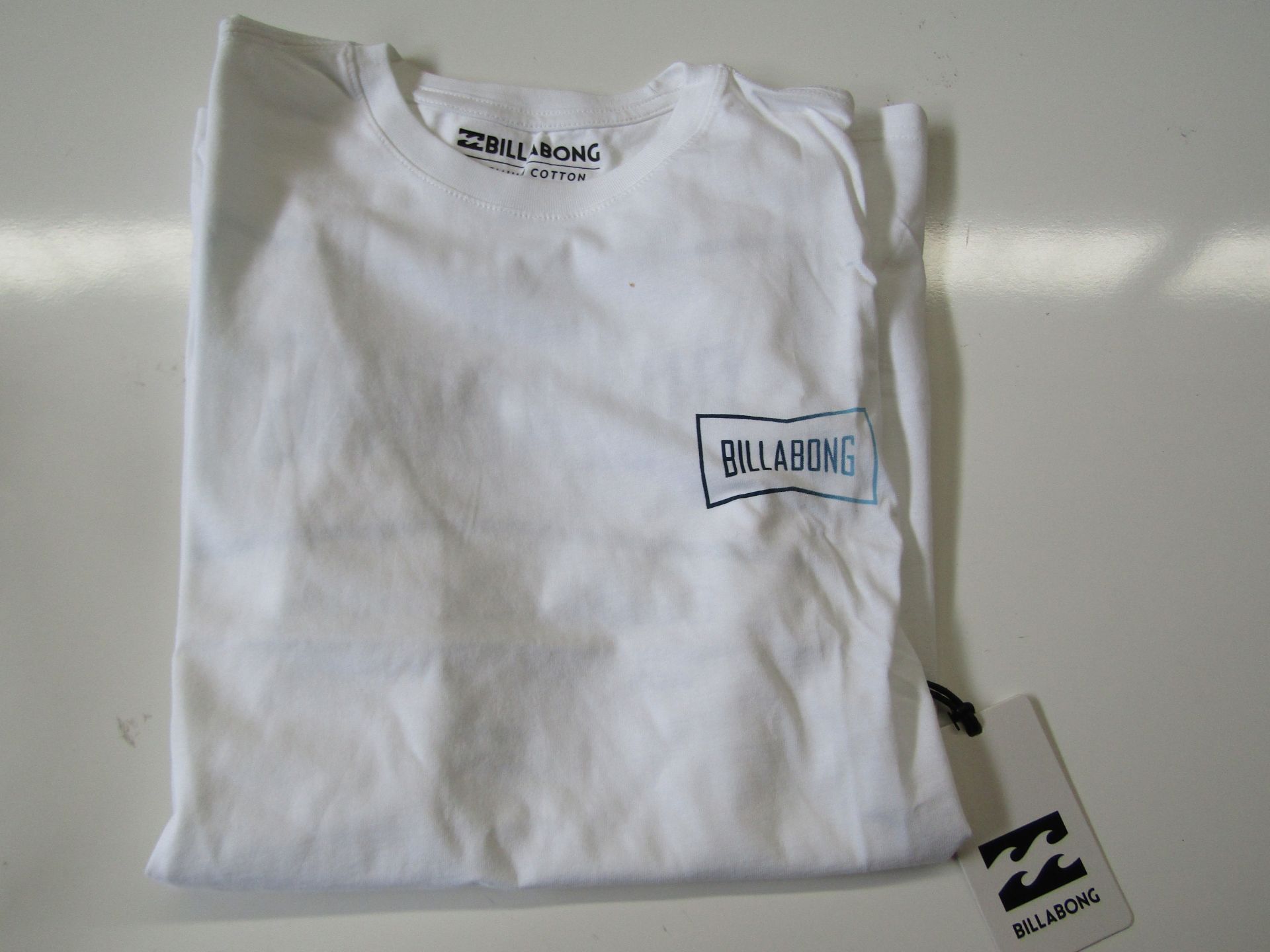 Billabong T/Shirt White Size S New & Packaged