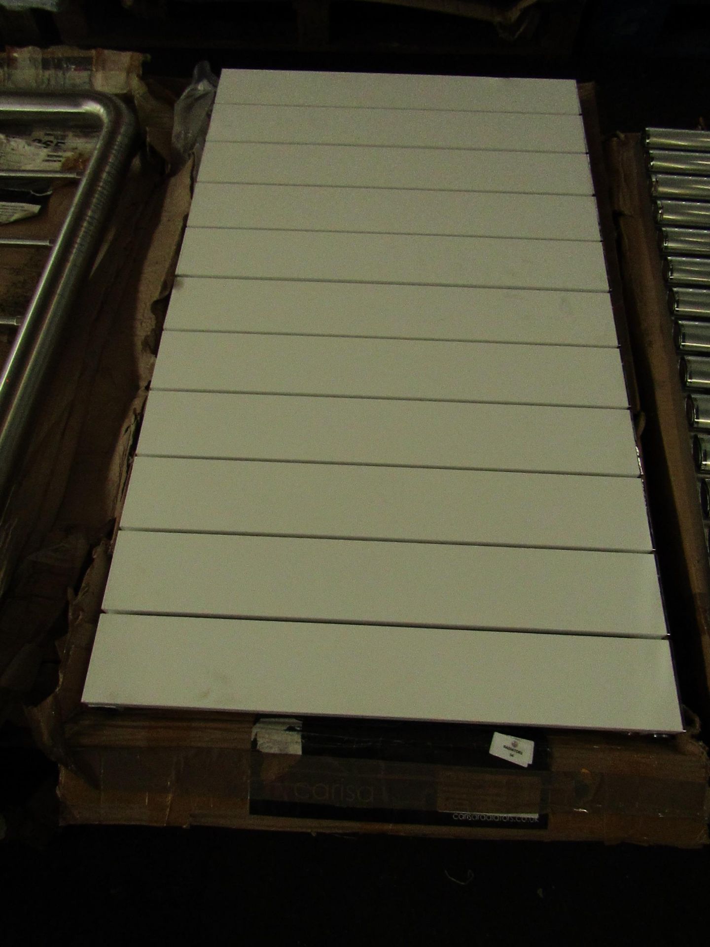 Carisa - Nemo White Radiator - 1040x600mm - Item In Good Condition & Boxed.