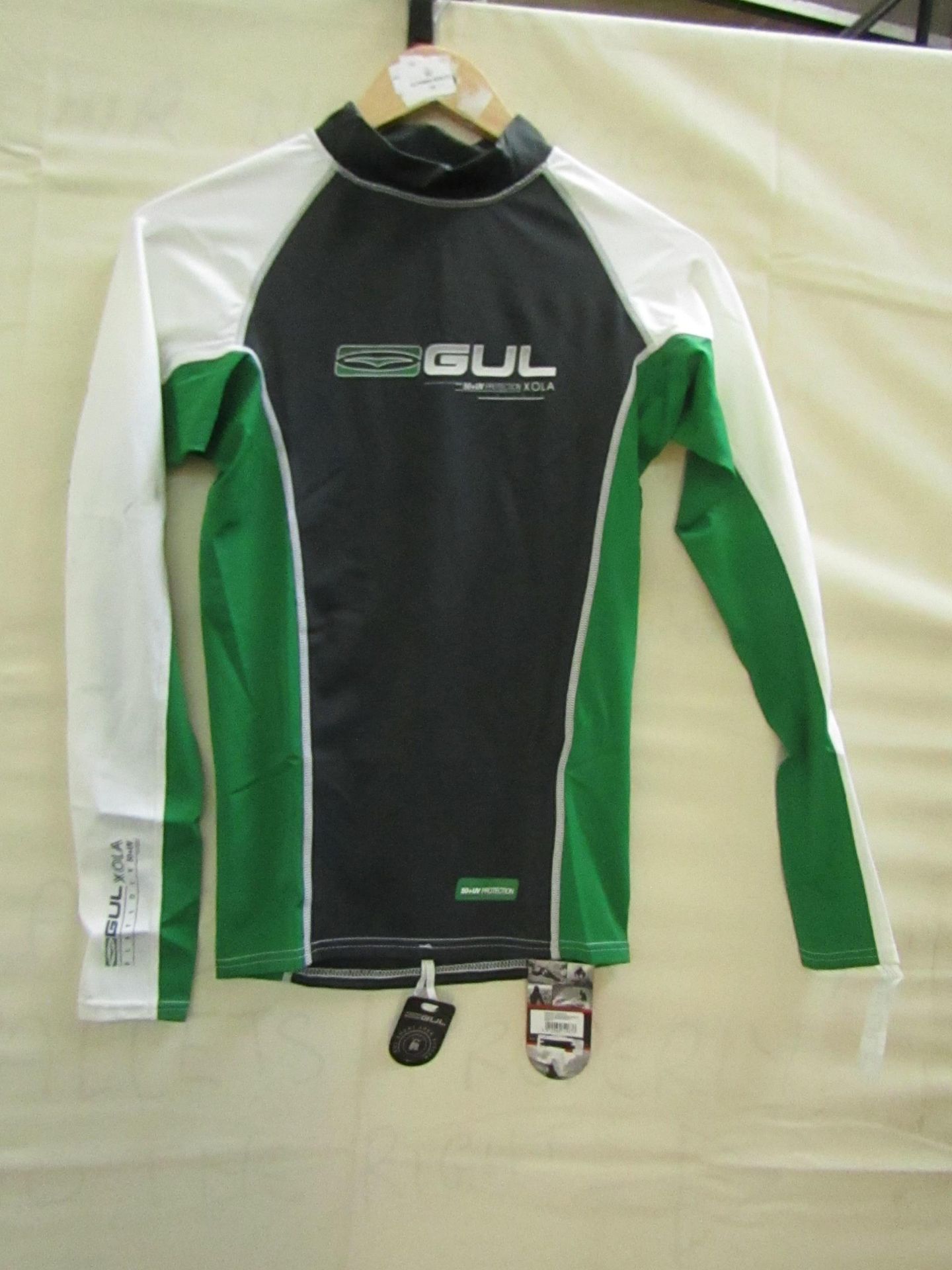 Gul Long sleeve rash Guard top, size s, new