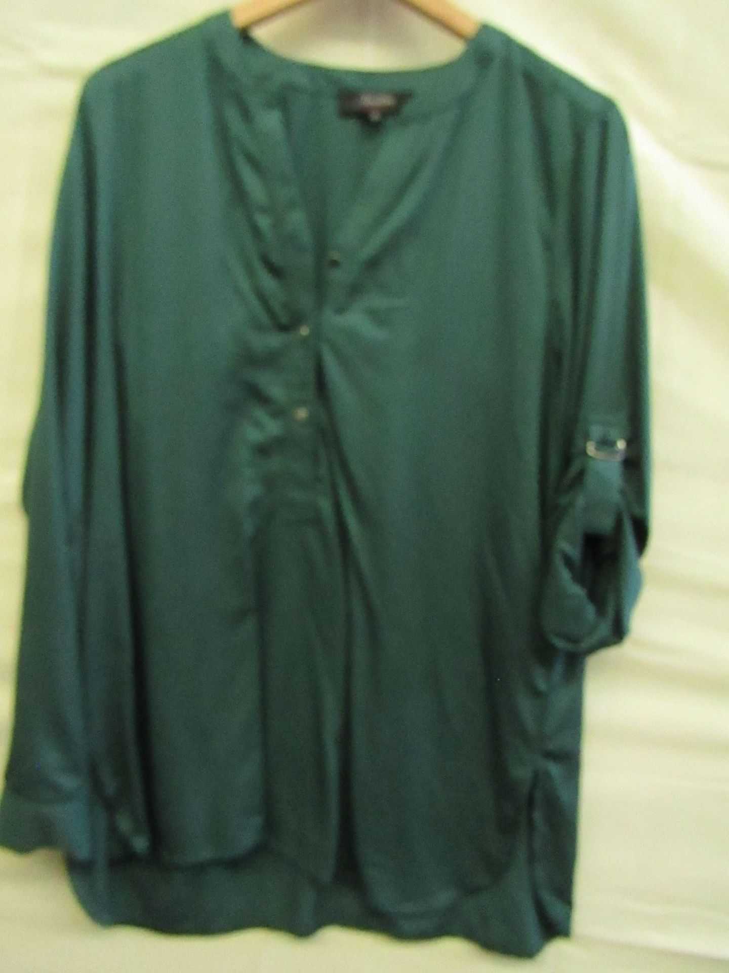 Aniston Casual Top green Size 14 Looks Unworn No Tags