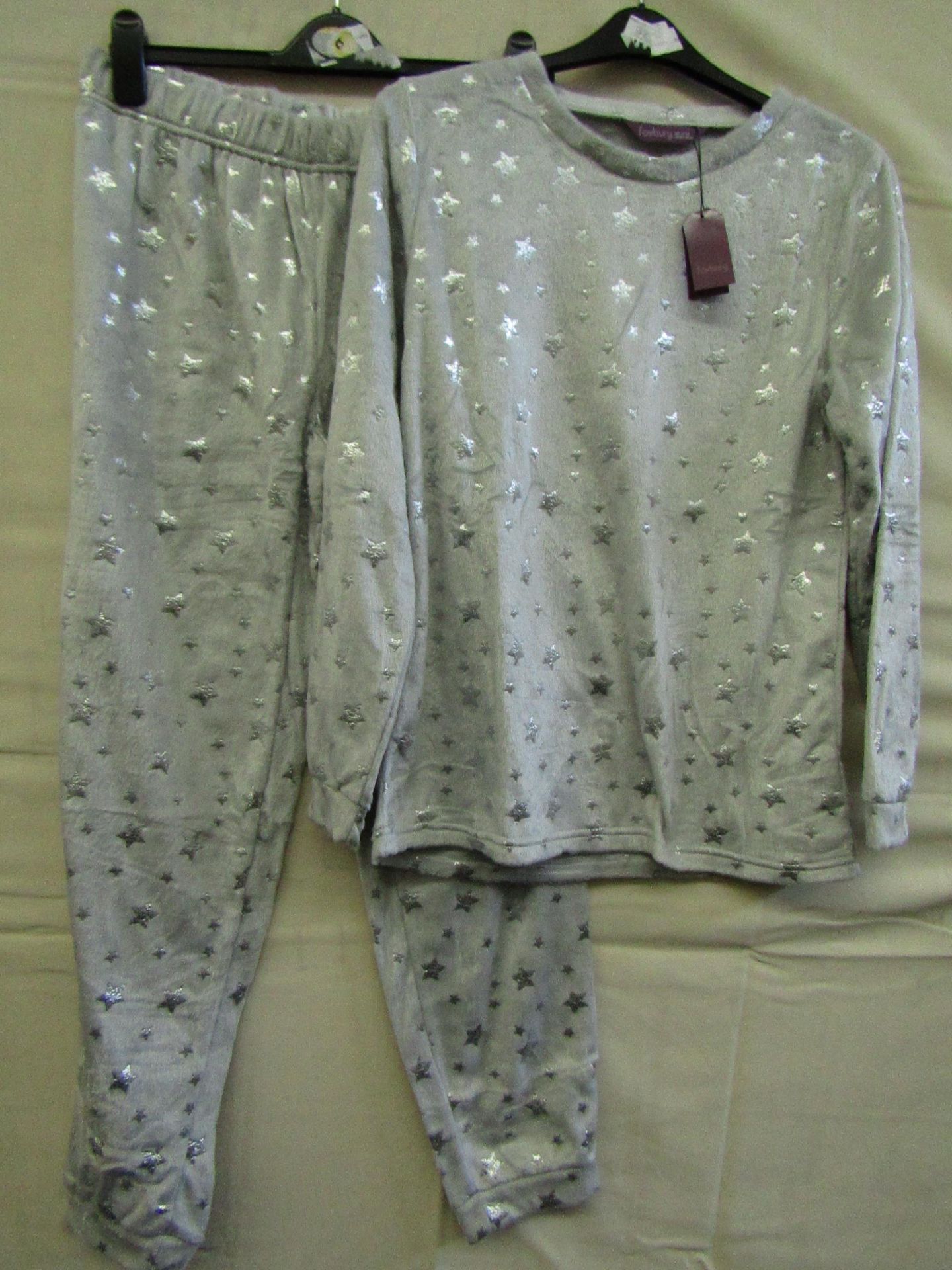 Ladies Foil Printed Star Twosie Grey Size 20-22 New & Packaged