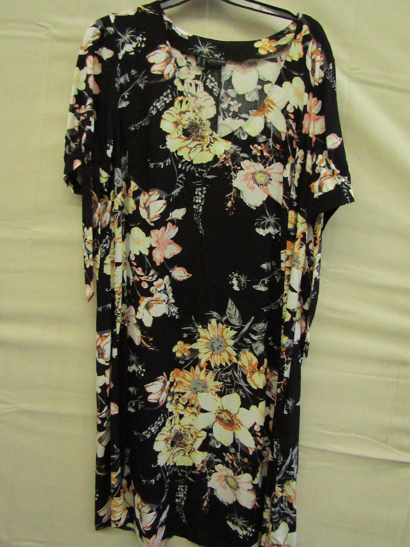 BodyFlirt Dress Size 20 ( May Have Been Worn ) No Tags