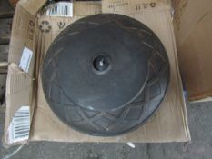 Cotswold Company Vazzano Parasol Base RRP Â£65.00 - This item looks to be in good condition and