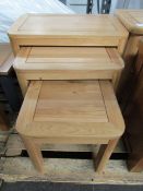 Oak Furnitureland Romsey Natural Solid Oak Nest Of 3 Tables RRP Â£164.99 (PLT OAK-APM-A-3200) - This