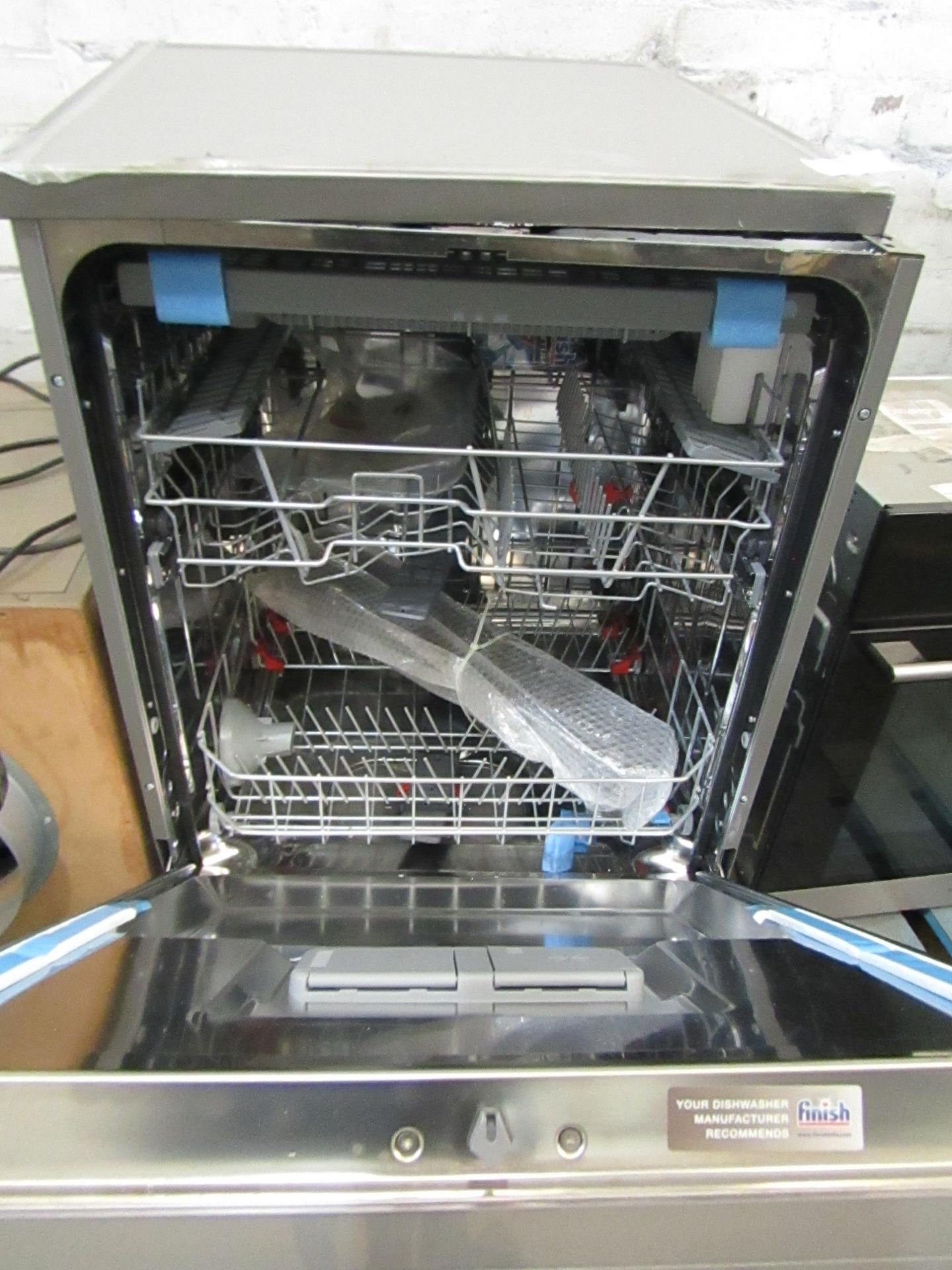 Hisense - Dishwasher - Item Has No Power & Top Cover Is Loose. - Image 2 of 2