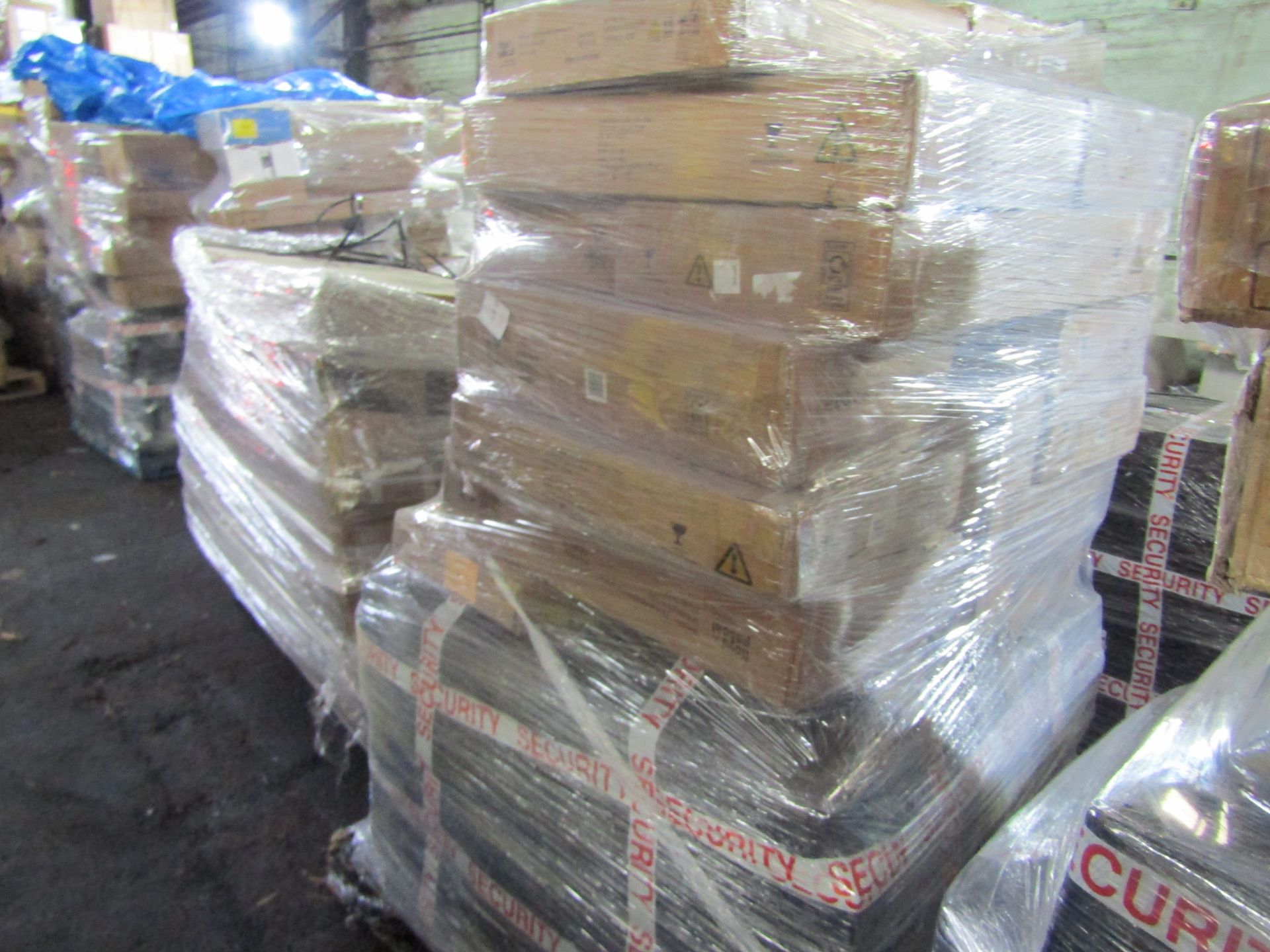 1 Pallet of Mixed Raw Customer returns/undelivered furniture items from Lloyd Pascal. Items may