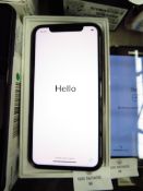 iPhone XR 64GB Black MH6M3B/A powers on and goes to first person set up boxed no charging cable