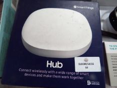 Samsung SmartThings Hub, lets you wirelessly connect to a range of devices, unchecked and boxed