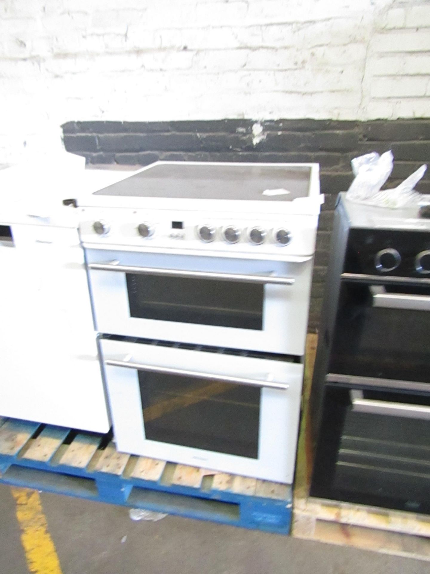 Hisense Ceramic Cooker HDE3211BWUK_WH White RRP ??479.00 - This item looks to be in good condition