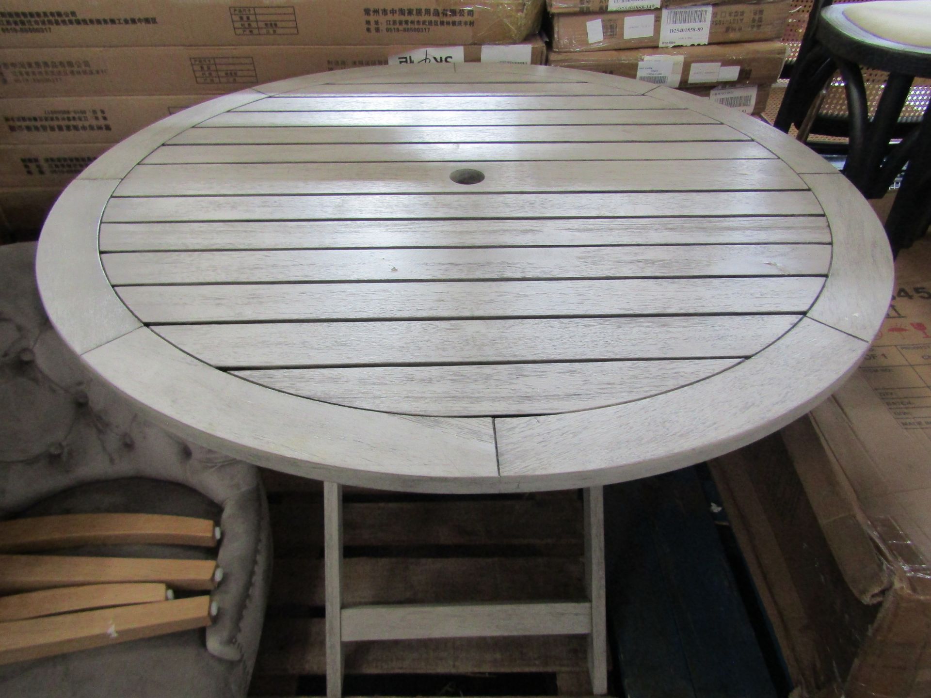 Cotswold Company Baunton Round Folding Table 100cm RRP Â£195.00 - This item looks to be in good