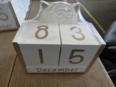 Rowen Group White & Gold Cat Block Calendar RRP Â£08.00 - This item looks to be in good condition