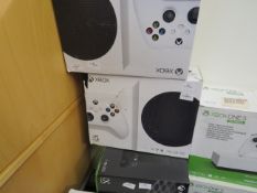 Xbox ONE S 1TB games console, unit only no controller comes in original box, the unit powers on