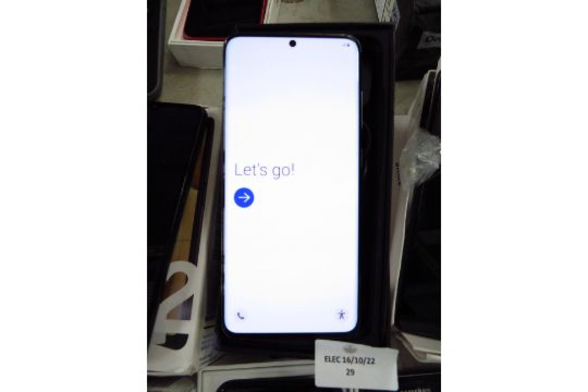 Galaxay S20 5G 128GB Cosmic Grey Grade A  M code SM-G981BZA powers on and boxed