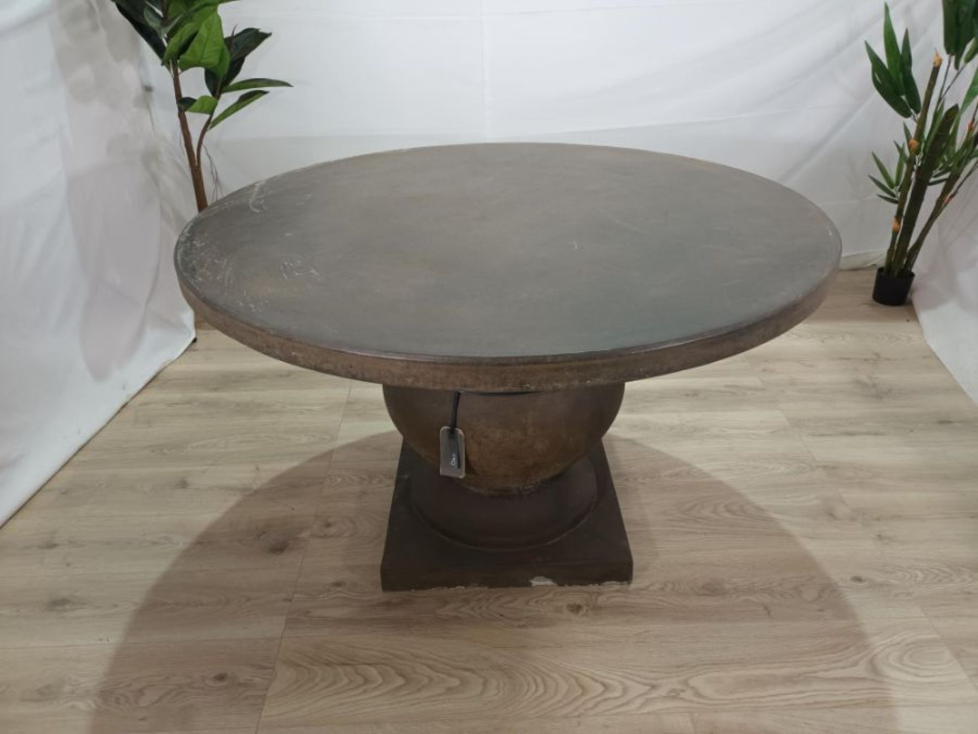 Oka Round Callanish Dining Table Brown RRP £2095.00 Graded Return SKU OKA-9XOT047BRM-0-BC87 PID