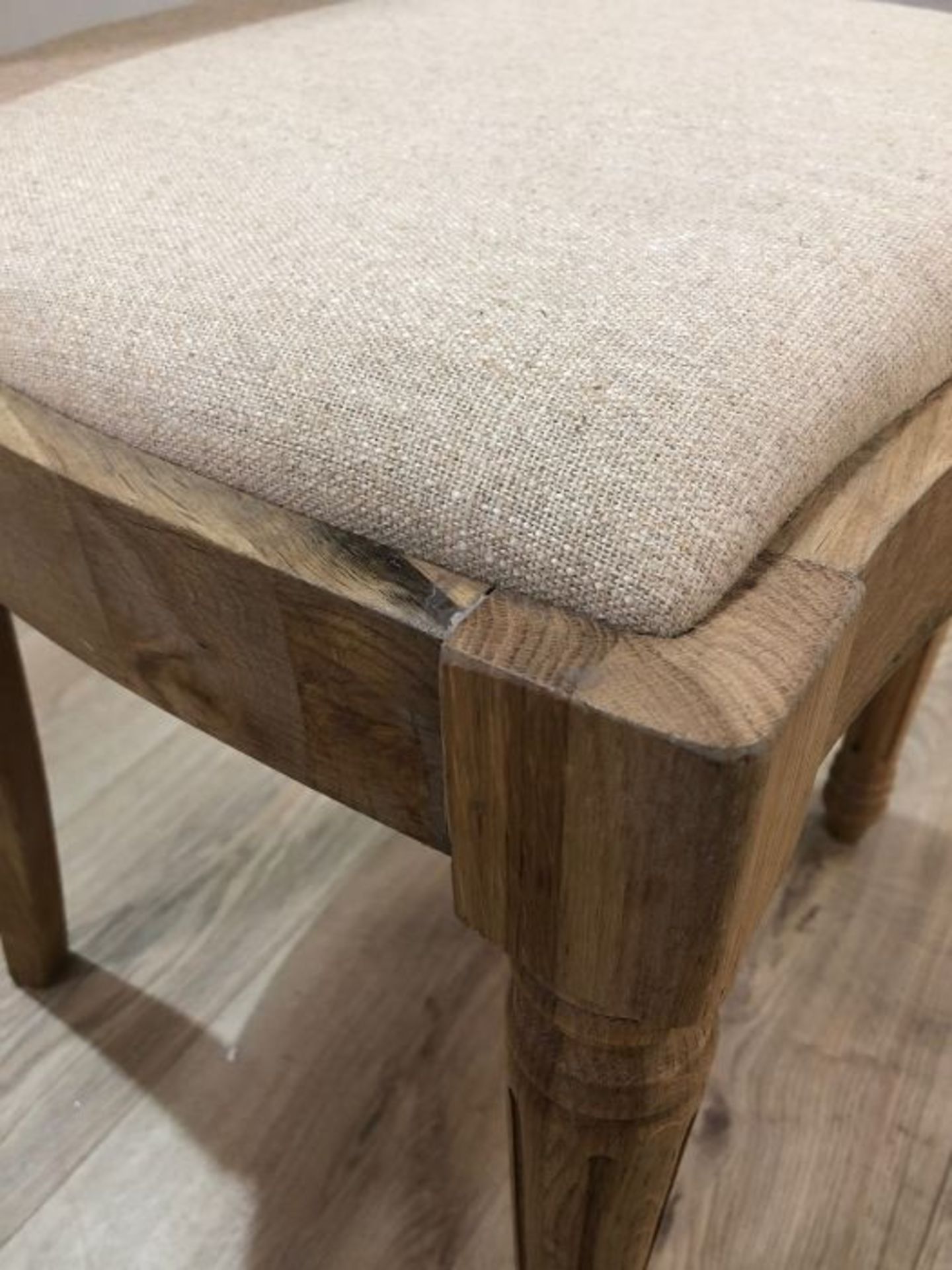 Cox & Cox Cleo Oak Dining Chair RRP £425.00 (PLT B000738) The light tones in the weathered oak frame - Image 2 of 4