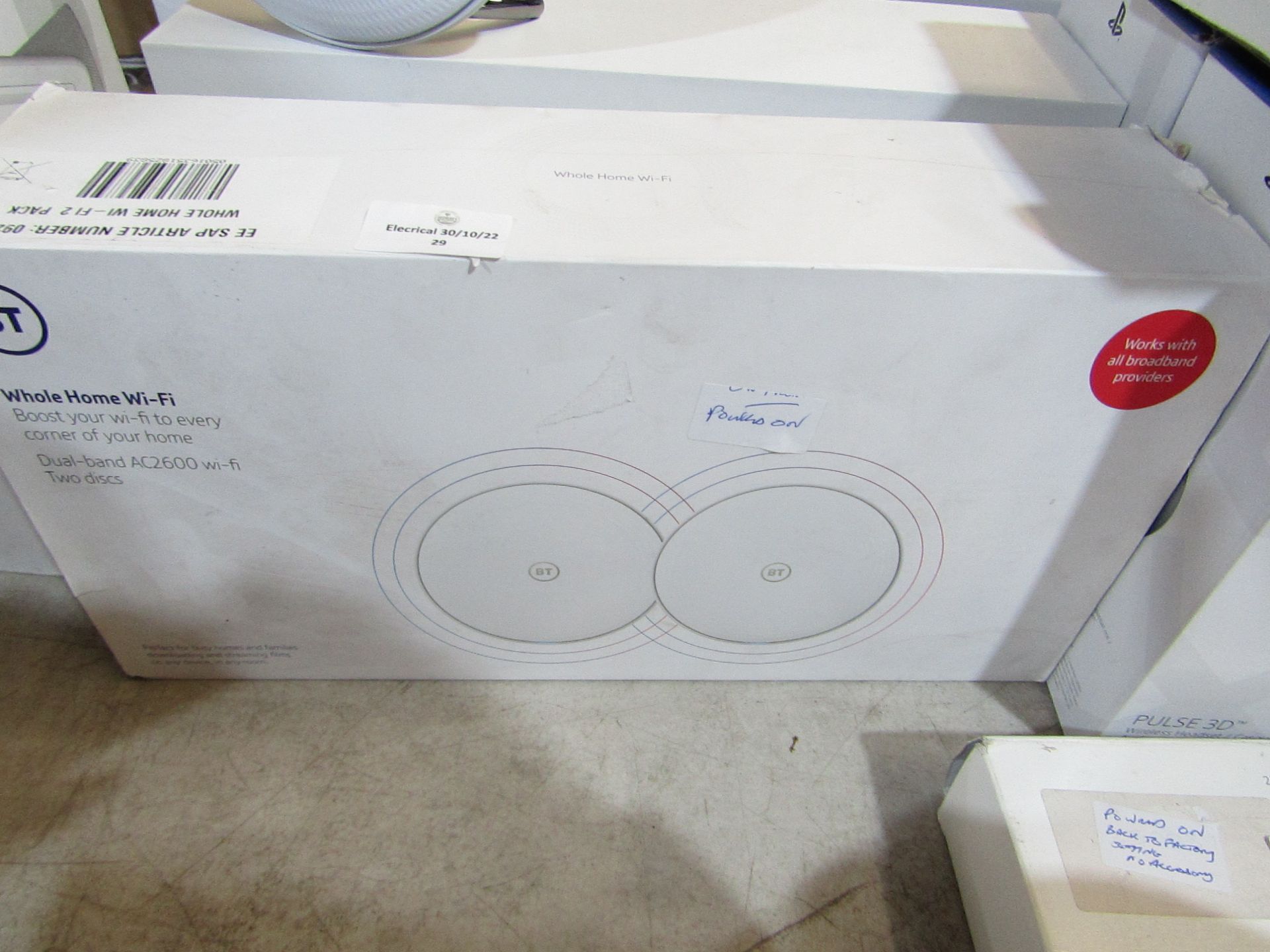 BT Whole Home Dual Band AC2600 wi-fi two discs in original packaging powers on