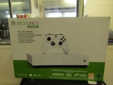 Xbox ONE S 1TB games console, comes in original box, the unit powers on and goes to the setup