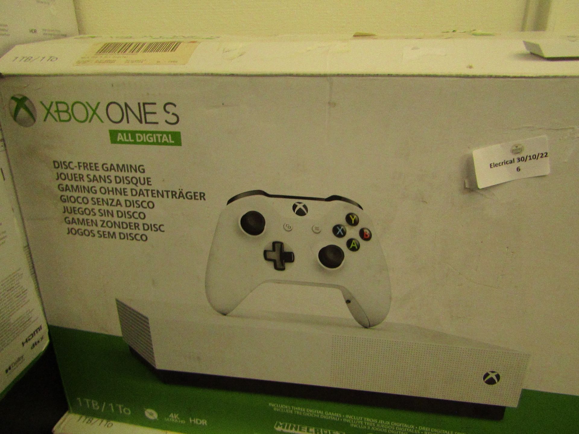 Xbox one S 1TB All digital console, powers on and  goes through to the home screen, comes with