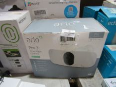 Arlo Pro 3 Floodlight camera, unchecked