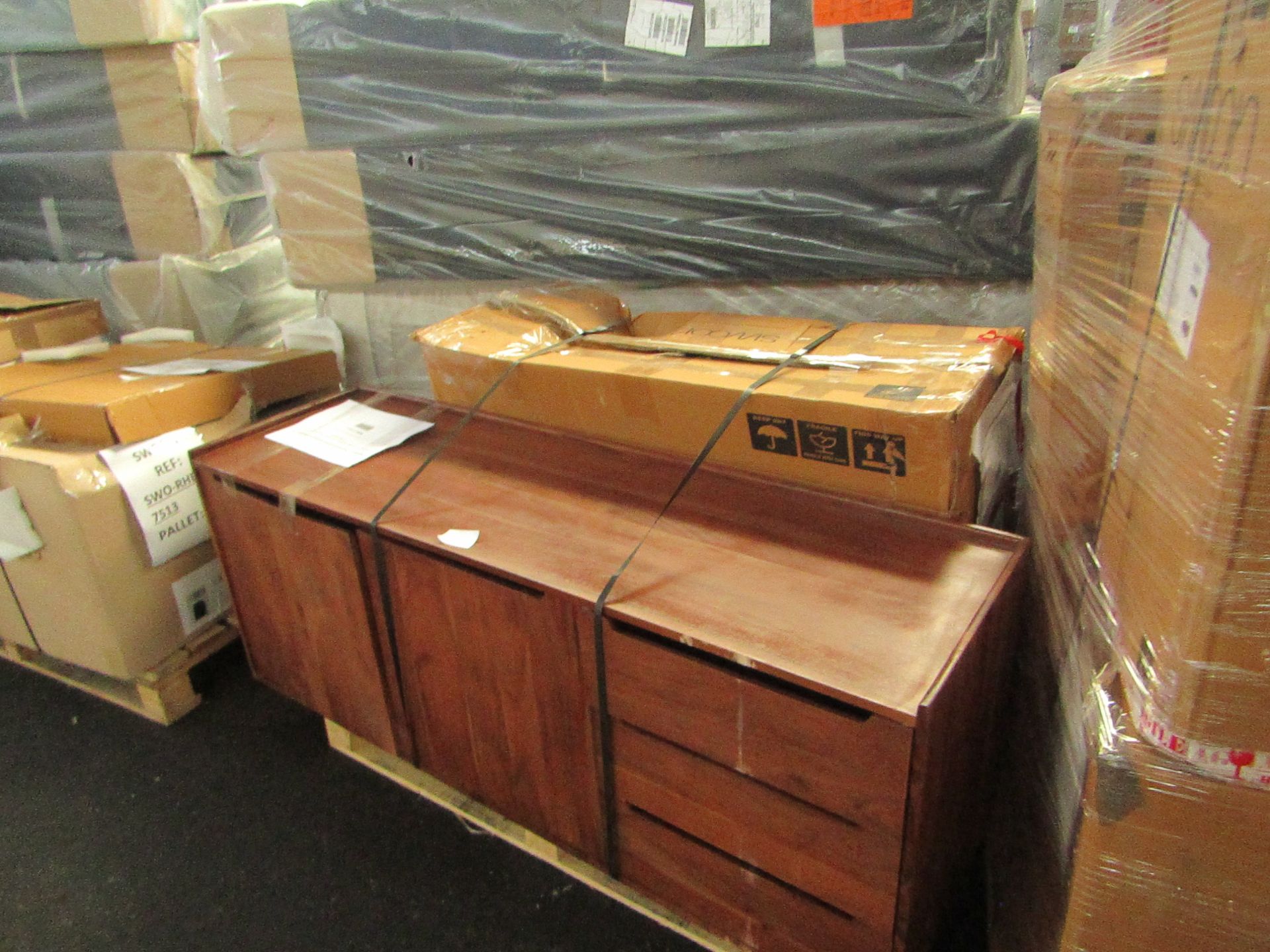 2 ITEM MIXED LOT!! Swoon returns - Total RRP approx £1098Lot includes:Swoon Southwark Drop Leaf