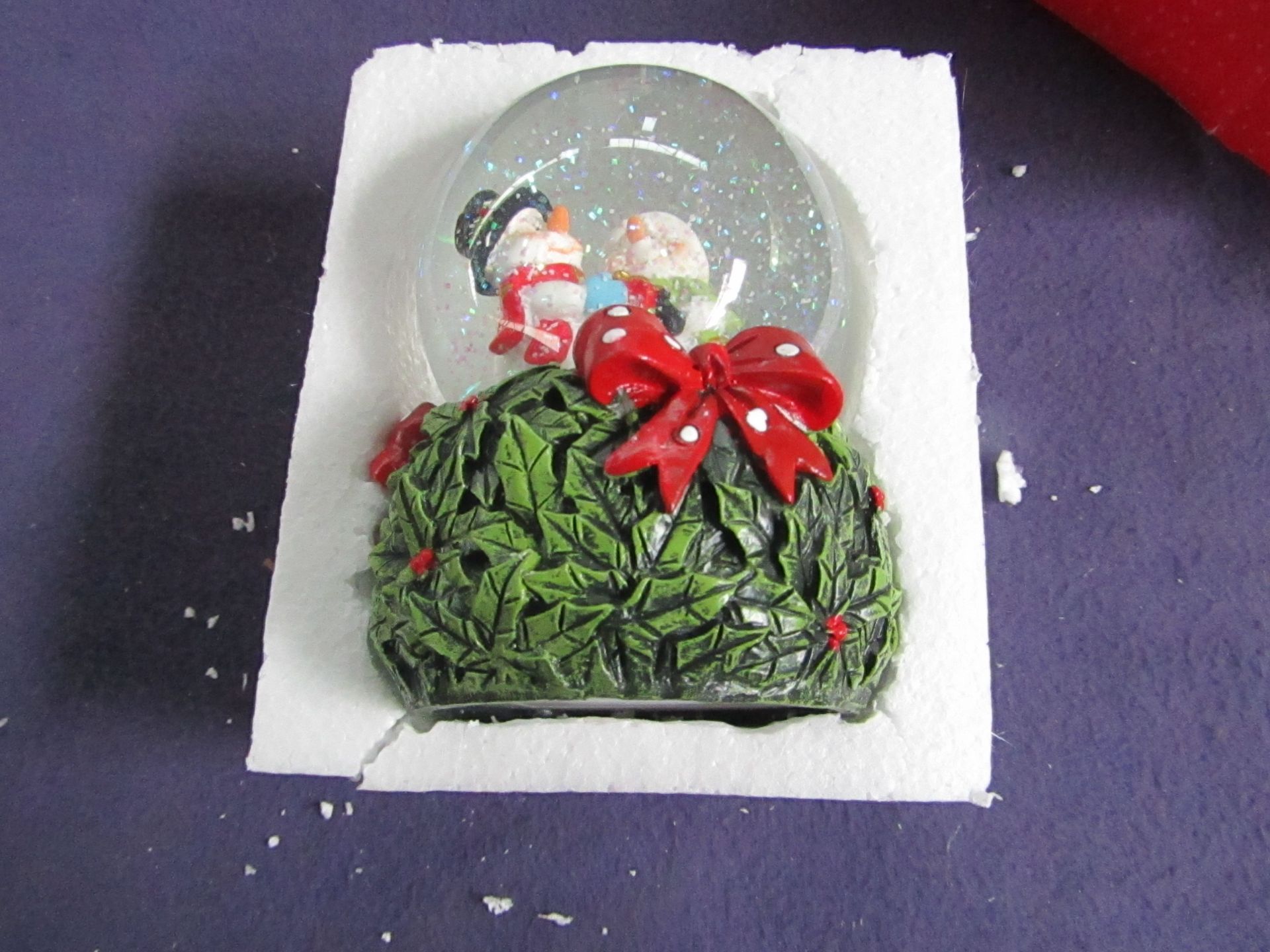 Celebright - LED Christmas Musical Snowglobe - Unchecked & Boxed.