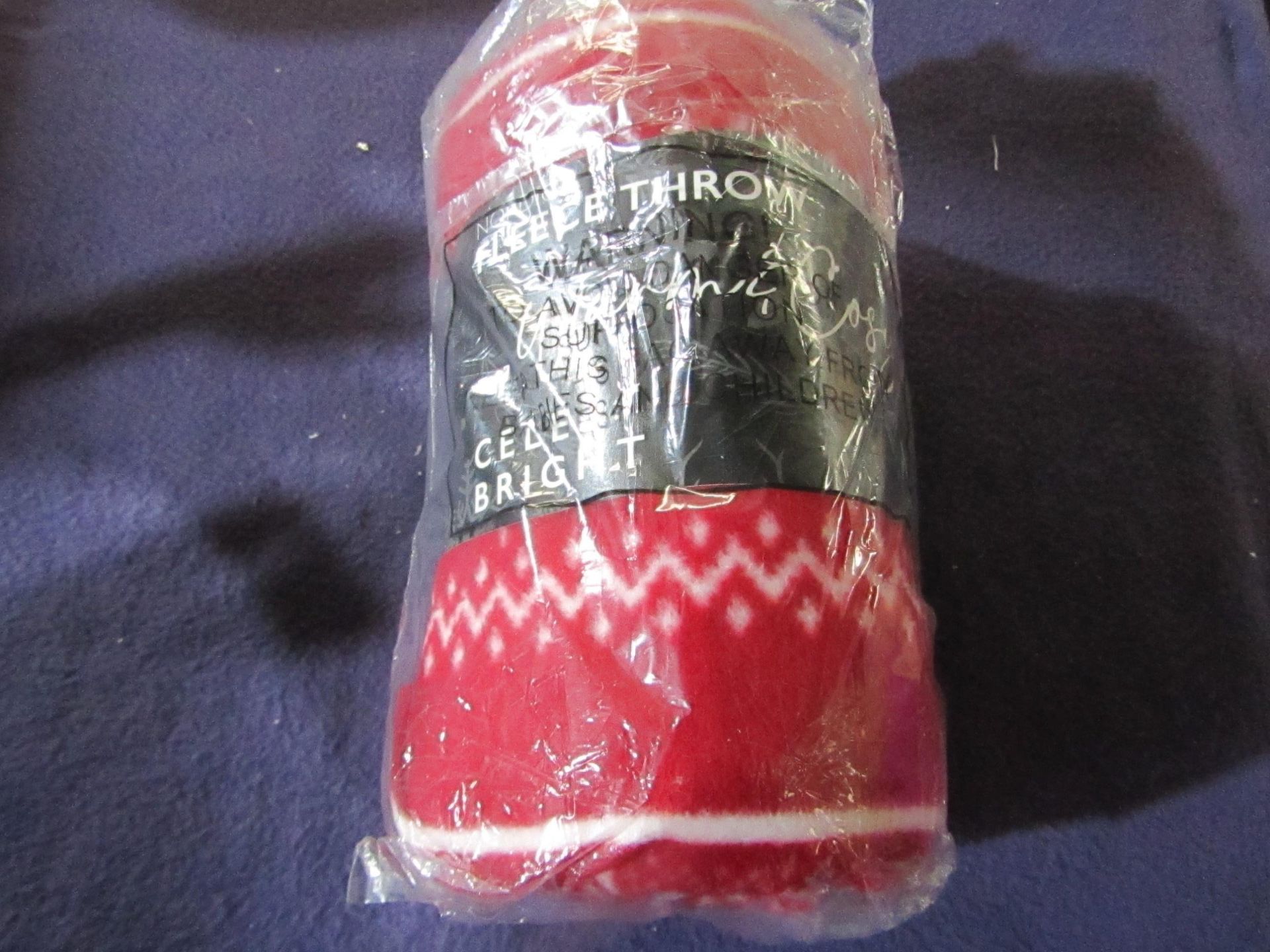 Celebright - Nordic Christmas Red Fleece Throw - Size Unknown - Non Original Packaging.