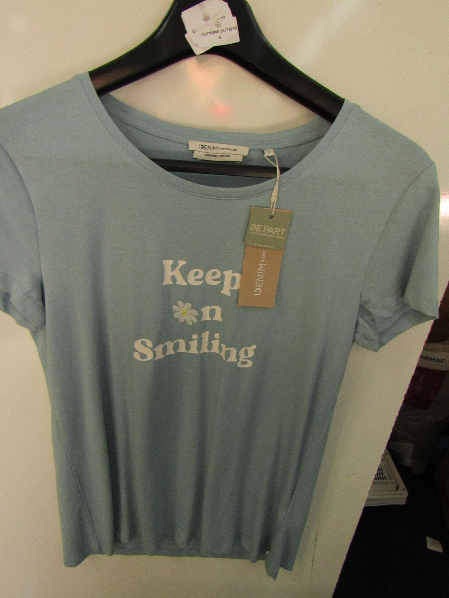 Tom Tailor T/Shirt ( With Keep On Smiling Motif On The Front ) Size S New With Tags