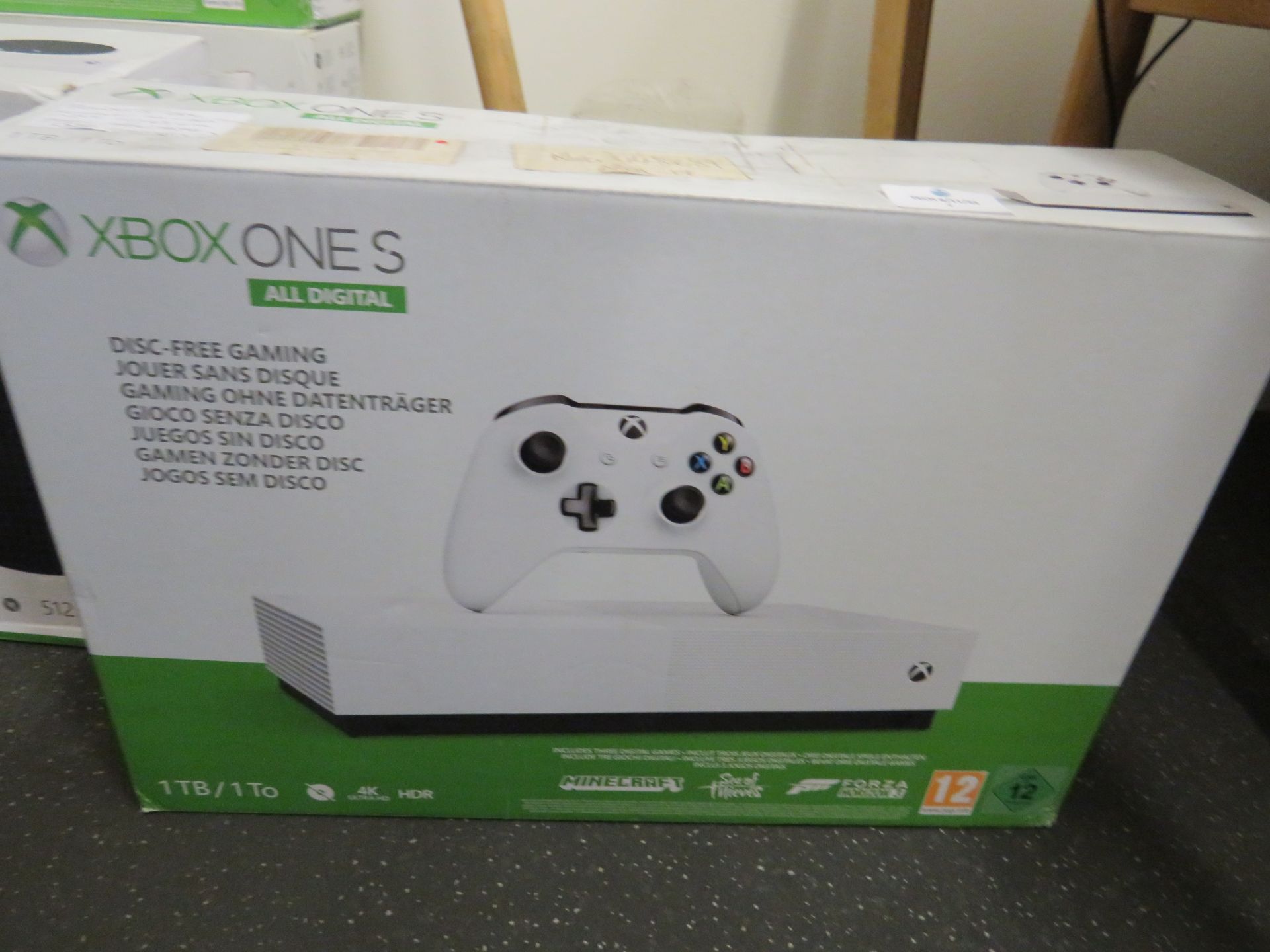 Xbox ONE S 1TB All digital console, powers on,not showing any Video input, comes with power cable/