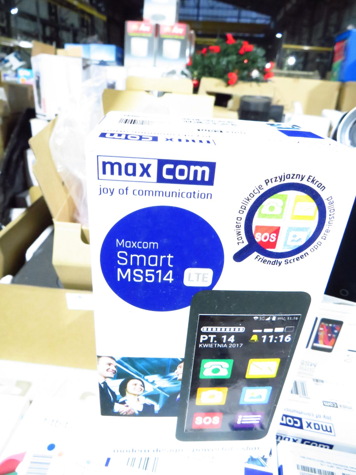 MaxCom Smart MS514 LTE Phone in original box needs sim