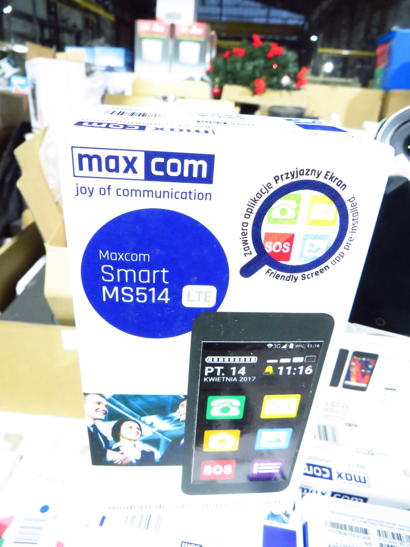 MaxCom Smart MS514 LTE Phone in original box needs sim