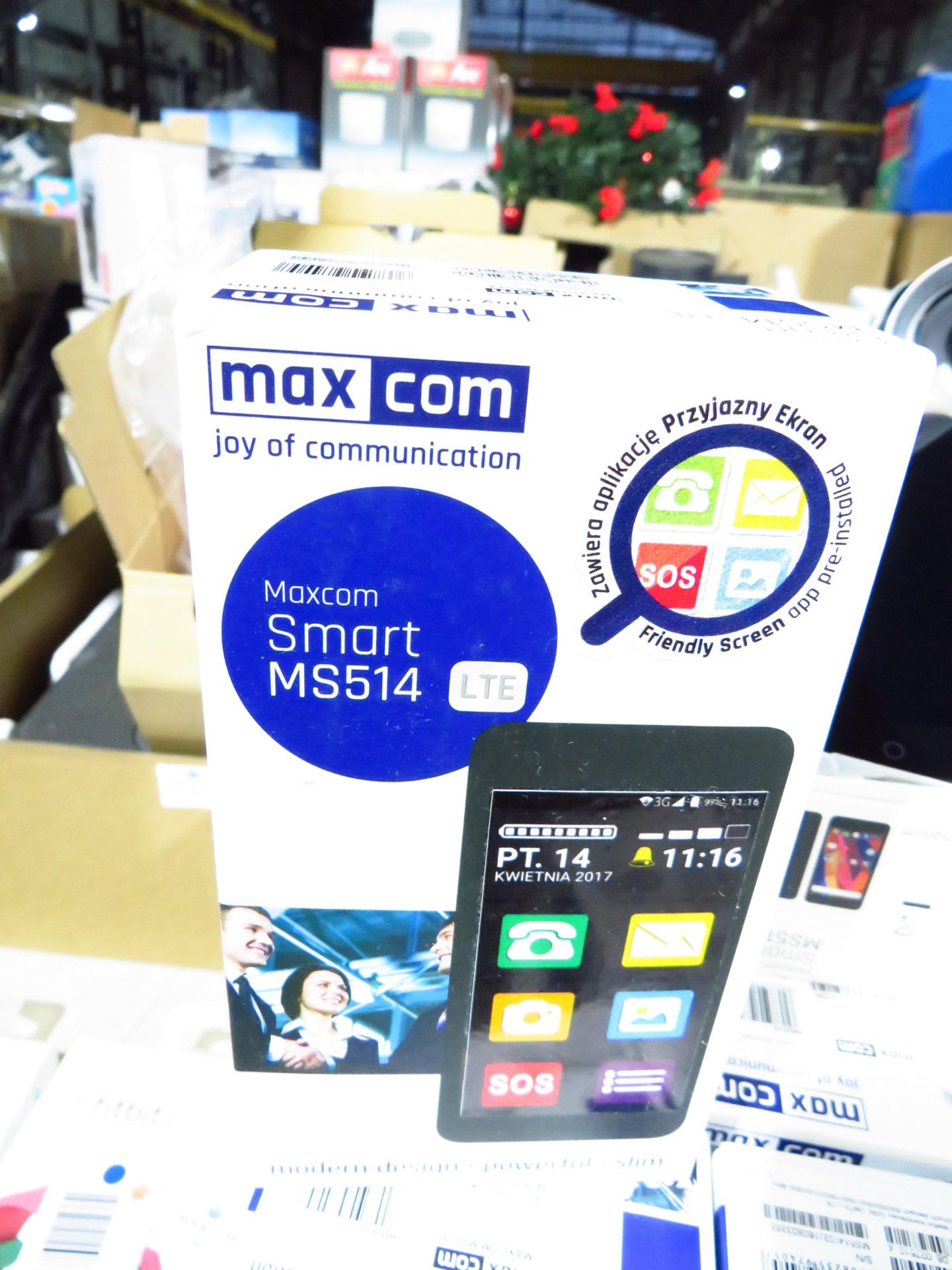 MaxCom Smart MS514 LTE Phone in original box needs sim