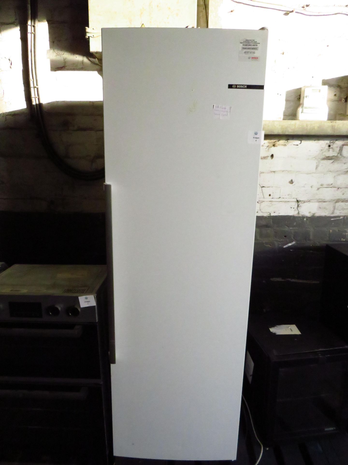 Bosch tall freestadning fridge, condition report pending