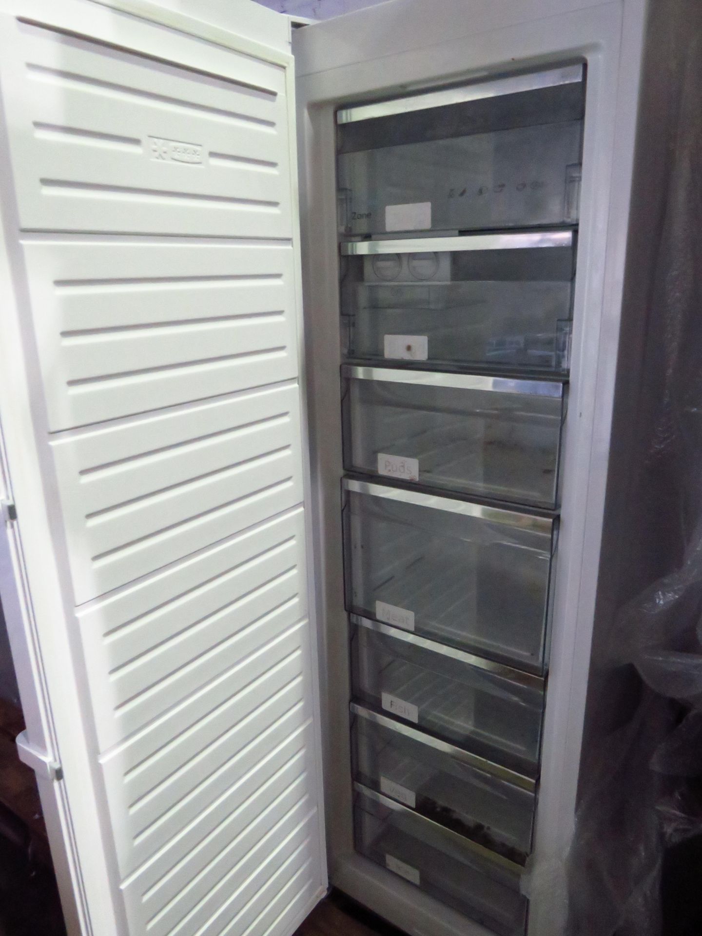 Sharp tall freestanding freezer, doesnt get cold when plugged in - Image 2 of 2