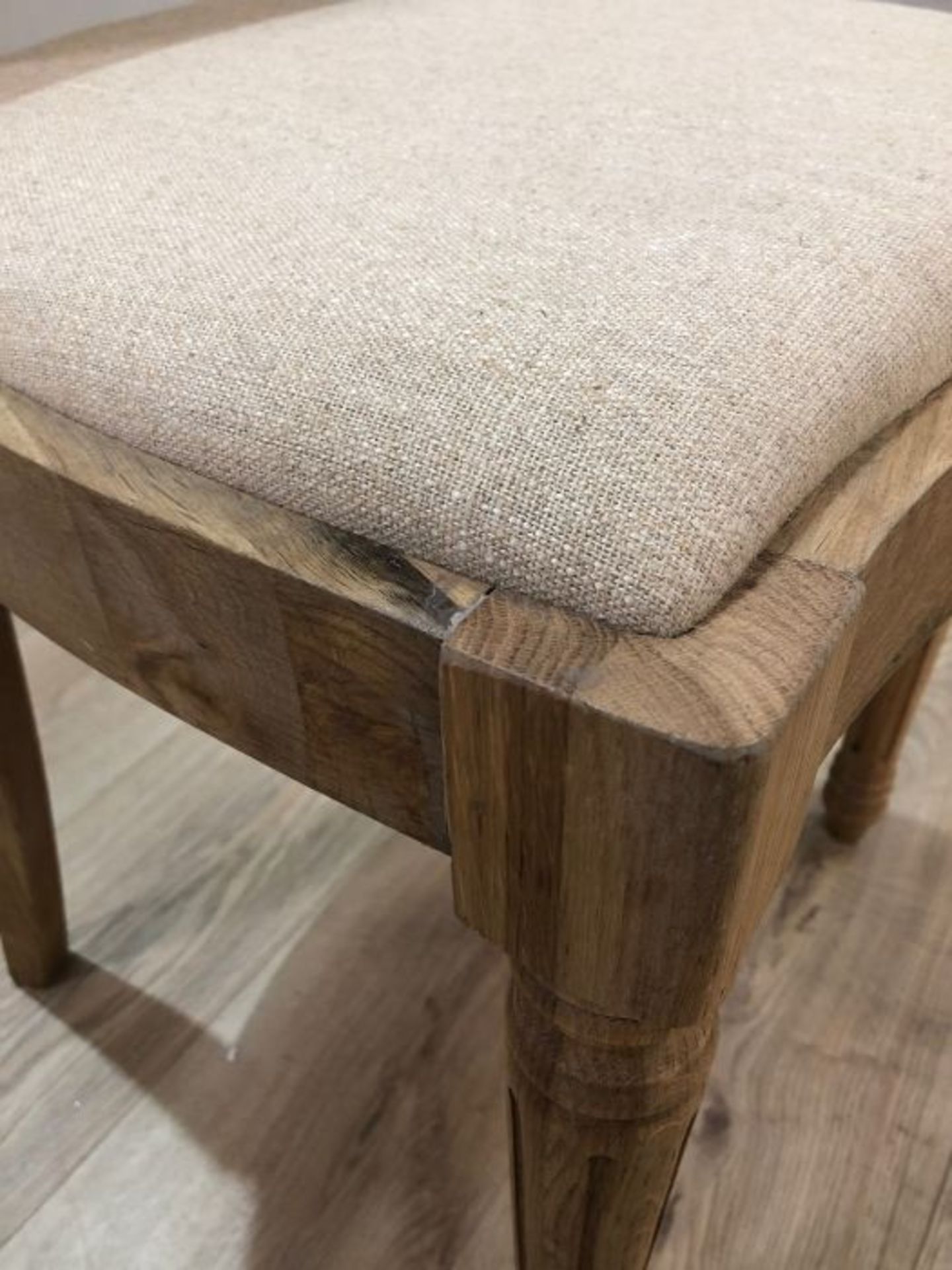 Cox & Cox Cleo Oak Dining Chair RRP œ425.00 (PLT B000738) The light tones in the weathered oak frame - Image 2 of 4