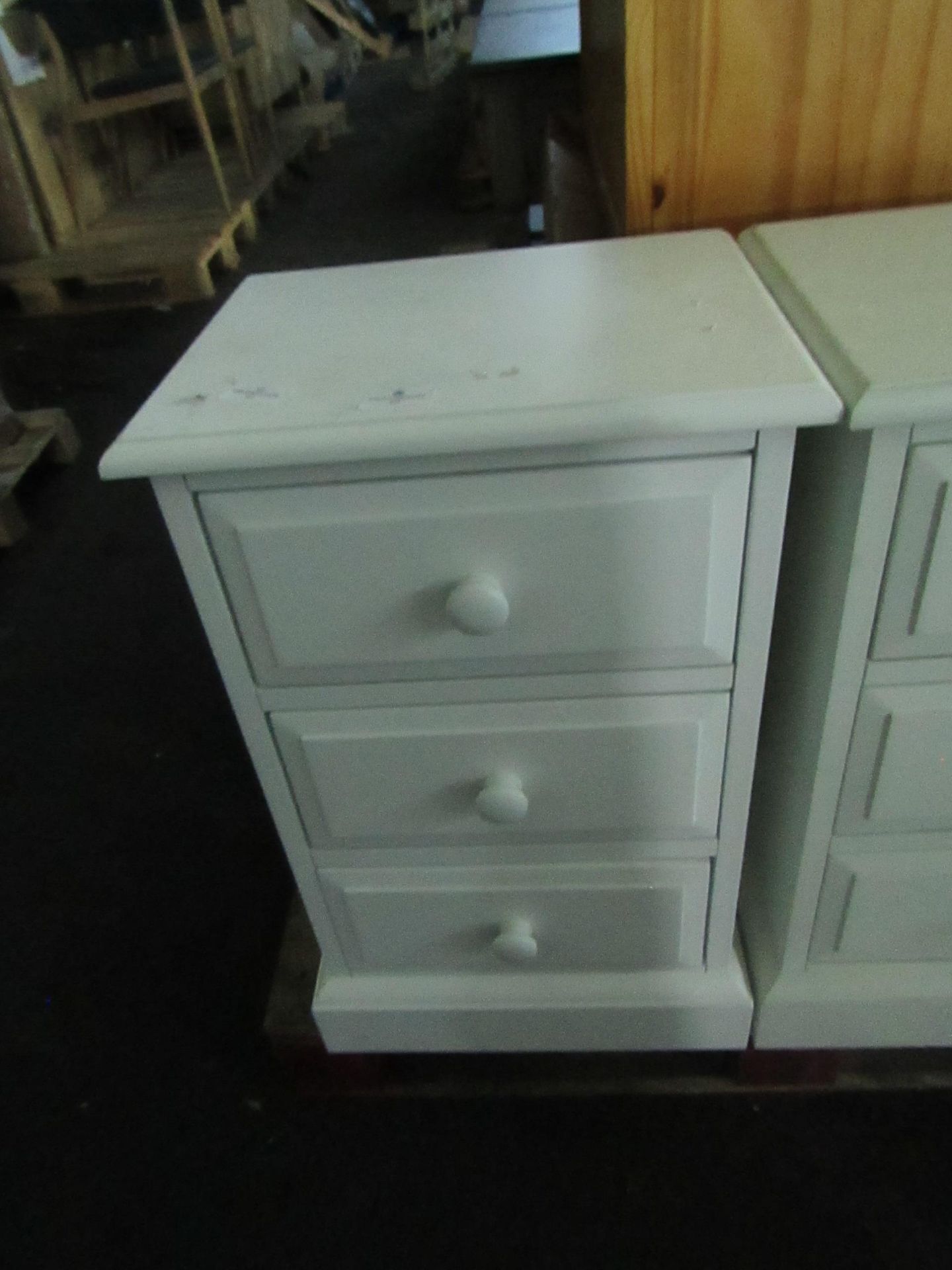 Cotswold Company Pensham Pure White 3 Drawer Bedside Table RRP Â£125.00 (PLT COT-APM-A-3094) This