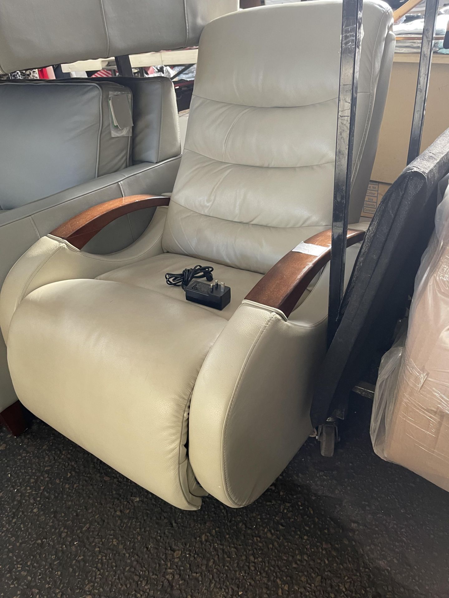 NO VAT!!! Thomasville Benson Cream Leather Power Glider Rocker and Reclining Chair with USB Port. - Image 2 of 3