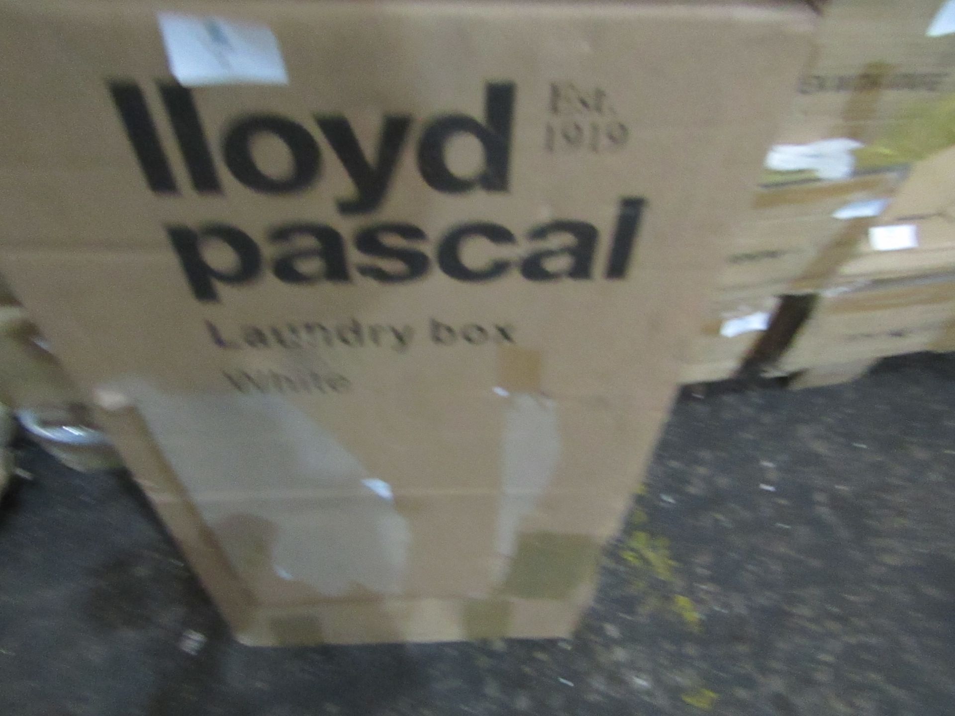 Lloyd Pascal White Laundry Box. RRP £25. Boxed & unchecked - Image 2 of 2