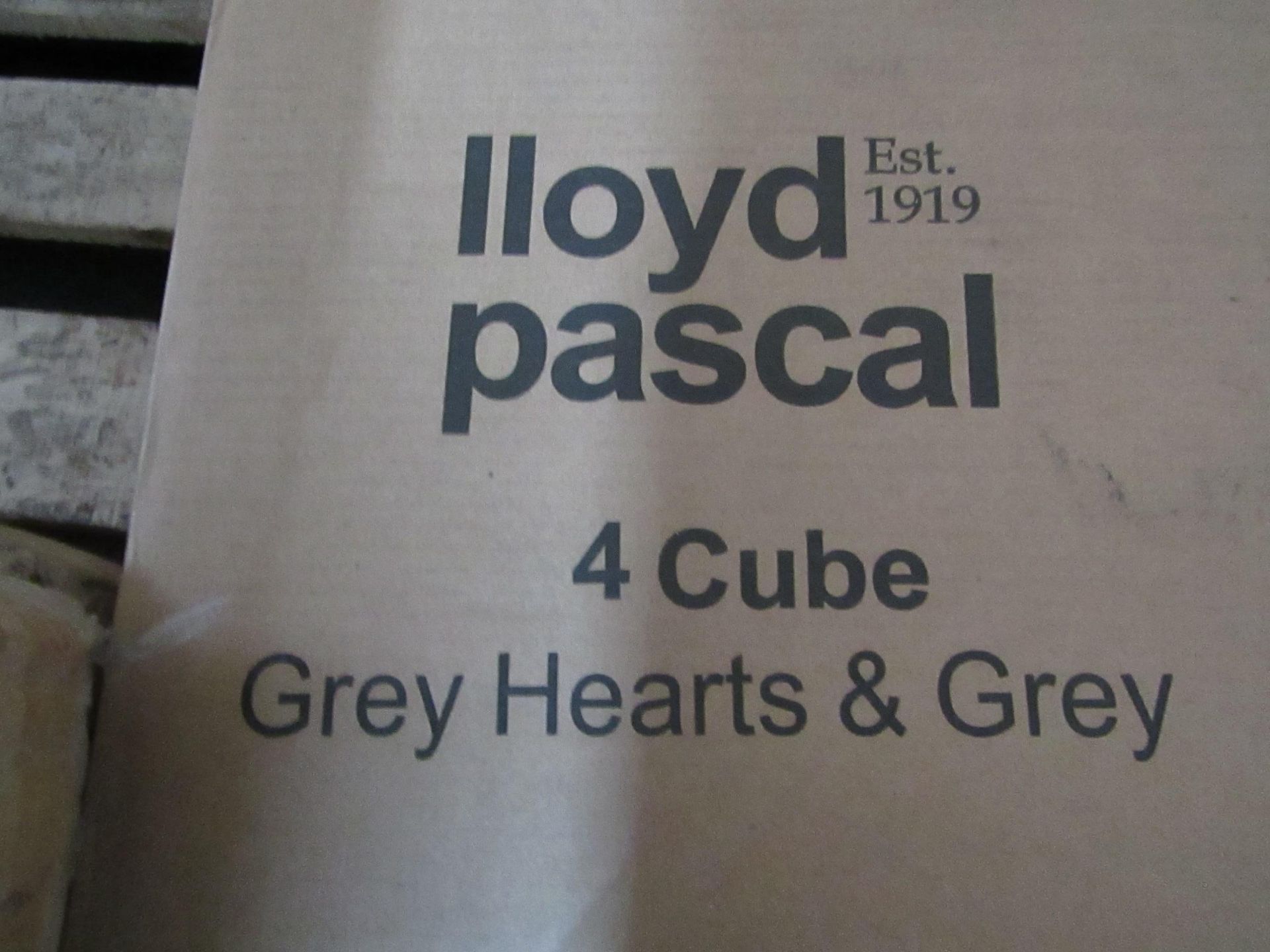 Lloyd Pascal - 4-Cube Unit Grey Hearts & Grey - Unchecked & Boxed. - Image 2 of 2