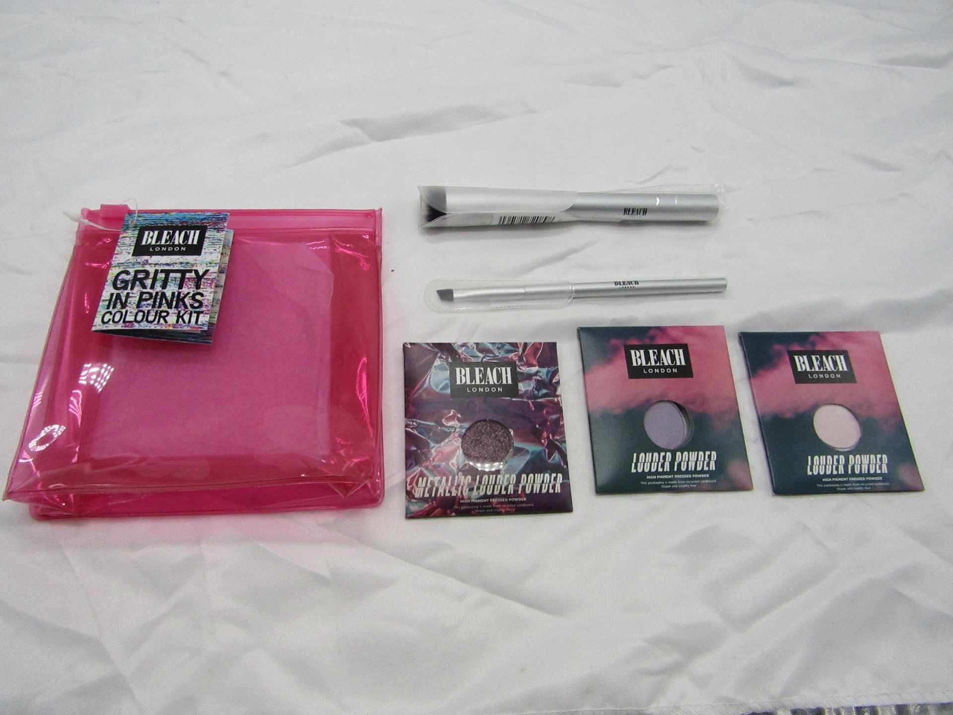 6-Piece Make-Up Set From Bleach London : 1x Mini Pink Make-Up Case 2x Various Make-Up Brushes 3x