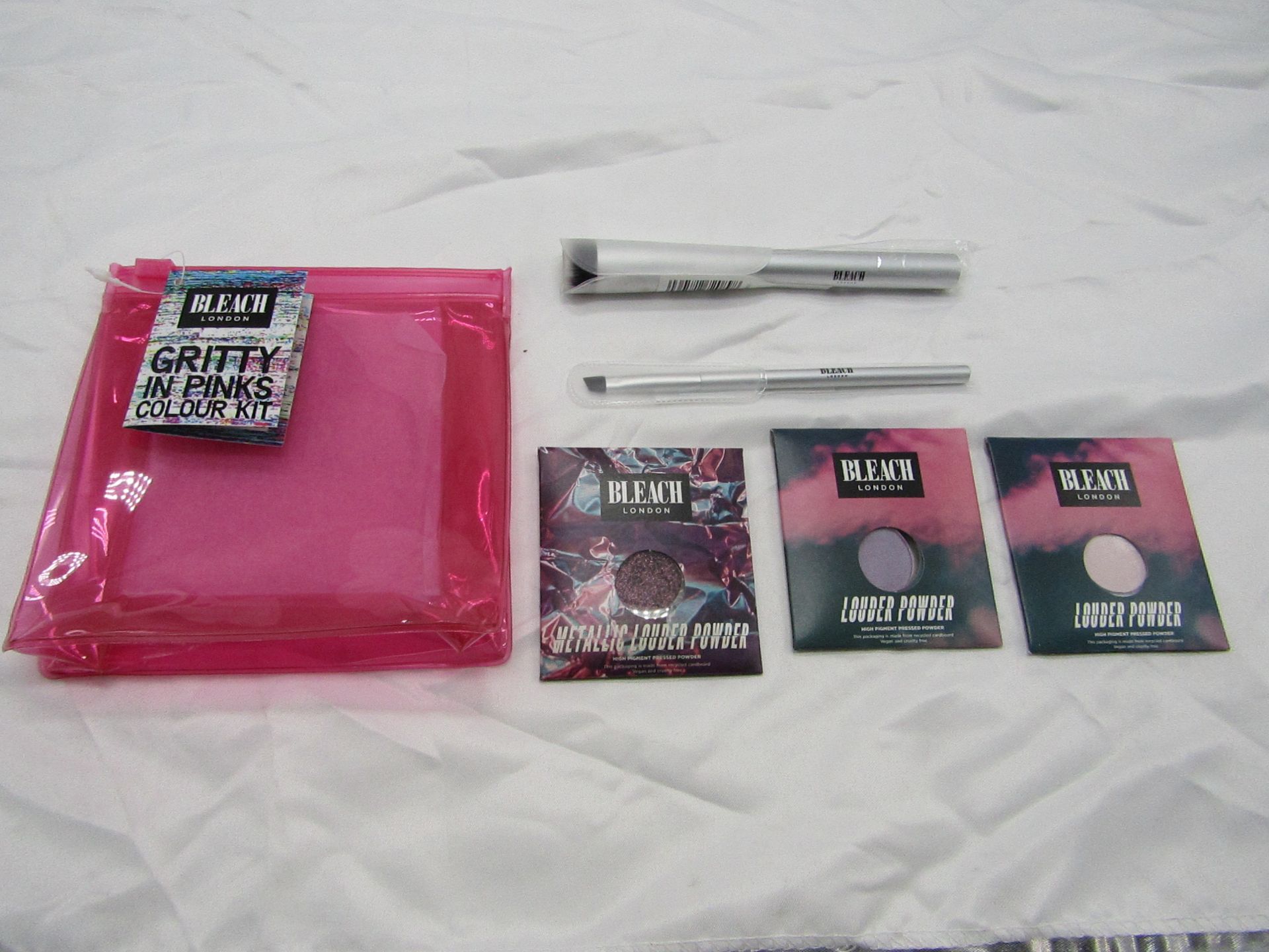 6-Piece Make-Up Set From Bleach London : 1x Mini Pink Make-Up Case 2x Various Make-Up Brushes 3x