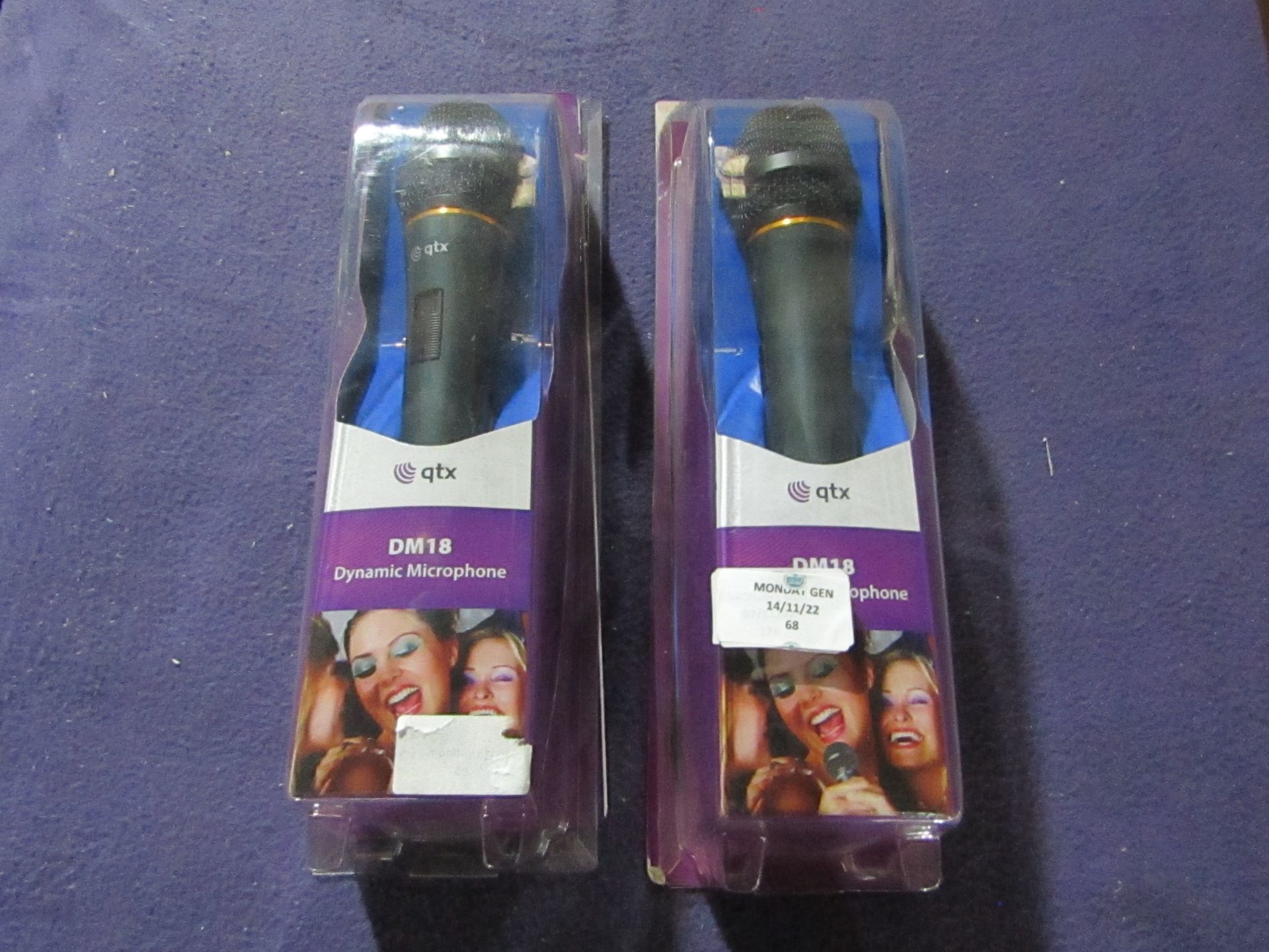 2x QTX - Dynamic Microphone ( DM18 ) - Good Condition, Packaging Damaged.